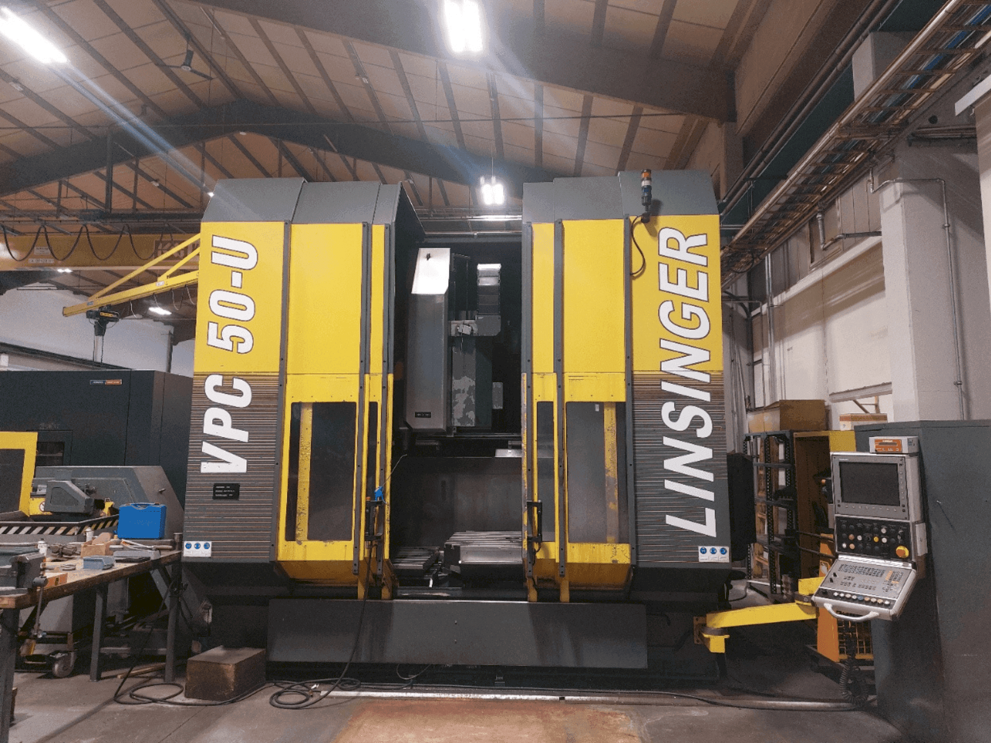 Vue de face de la machine AXA VPC 50U