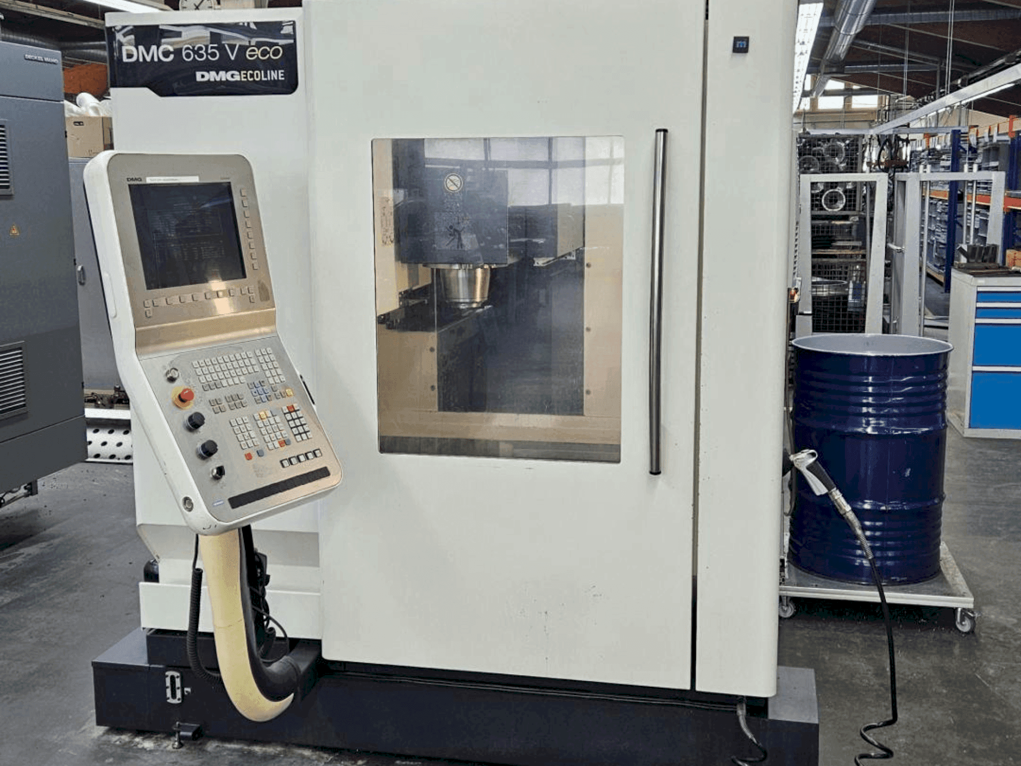 Vue de face de la machine DMG DECKEL MAHO DMC 635V eco