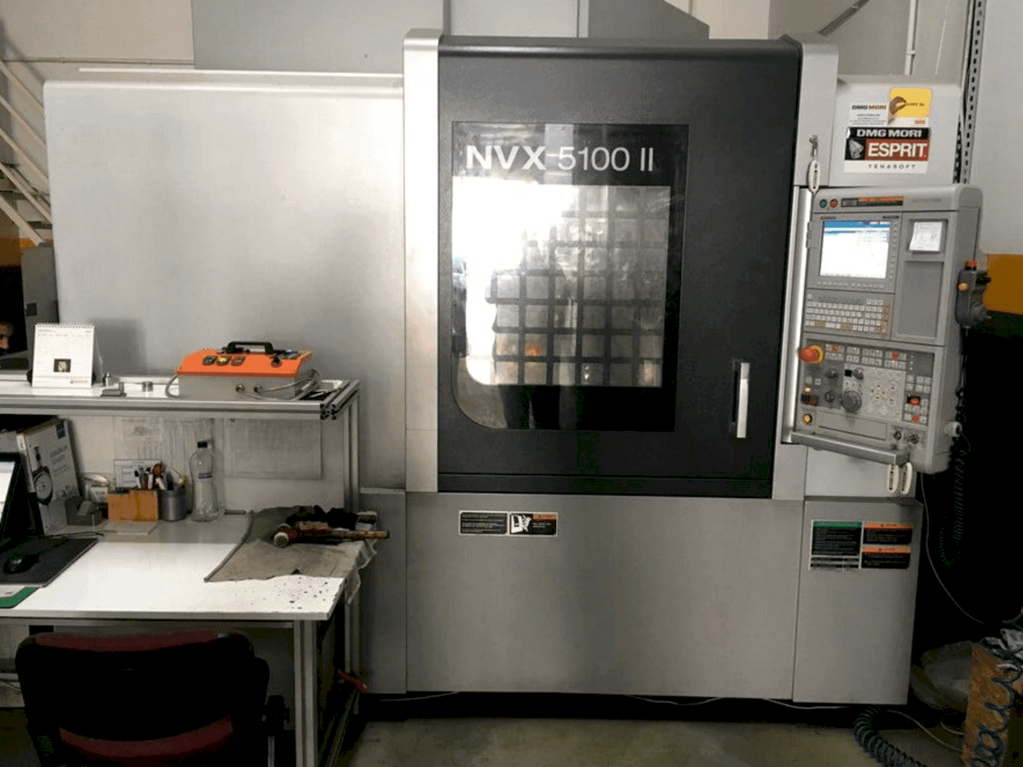 Vue de face de la machine DMG Mori Seiki NVX-5100 II