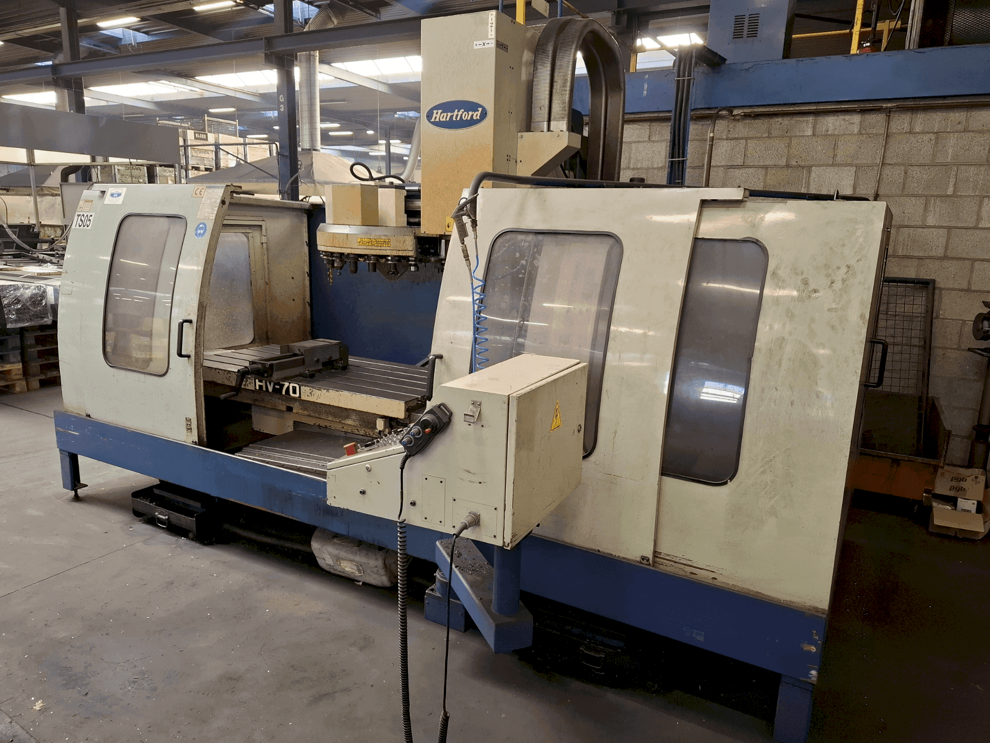 Vue de face de la machine HARTFORD HV-70S