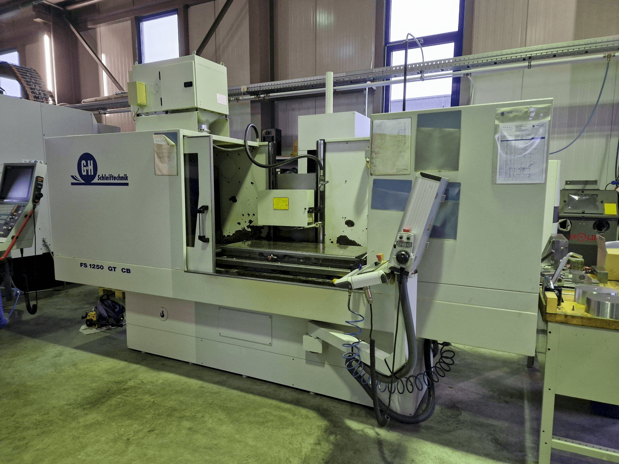 Vue de face de la machine GEIBEL & HOTZ FS 1250 GT CB