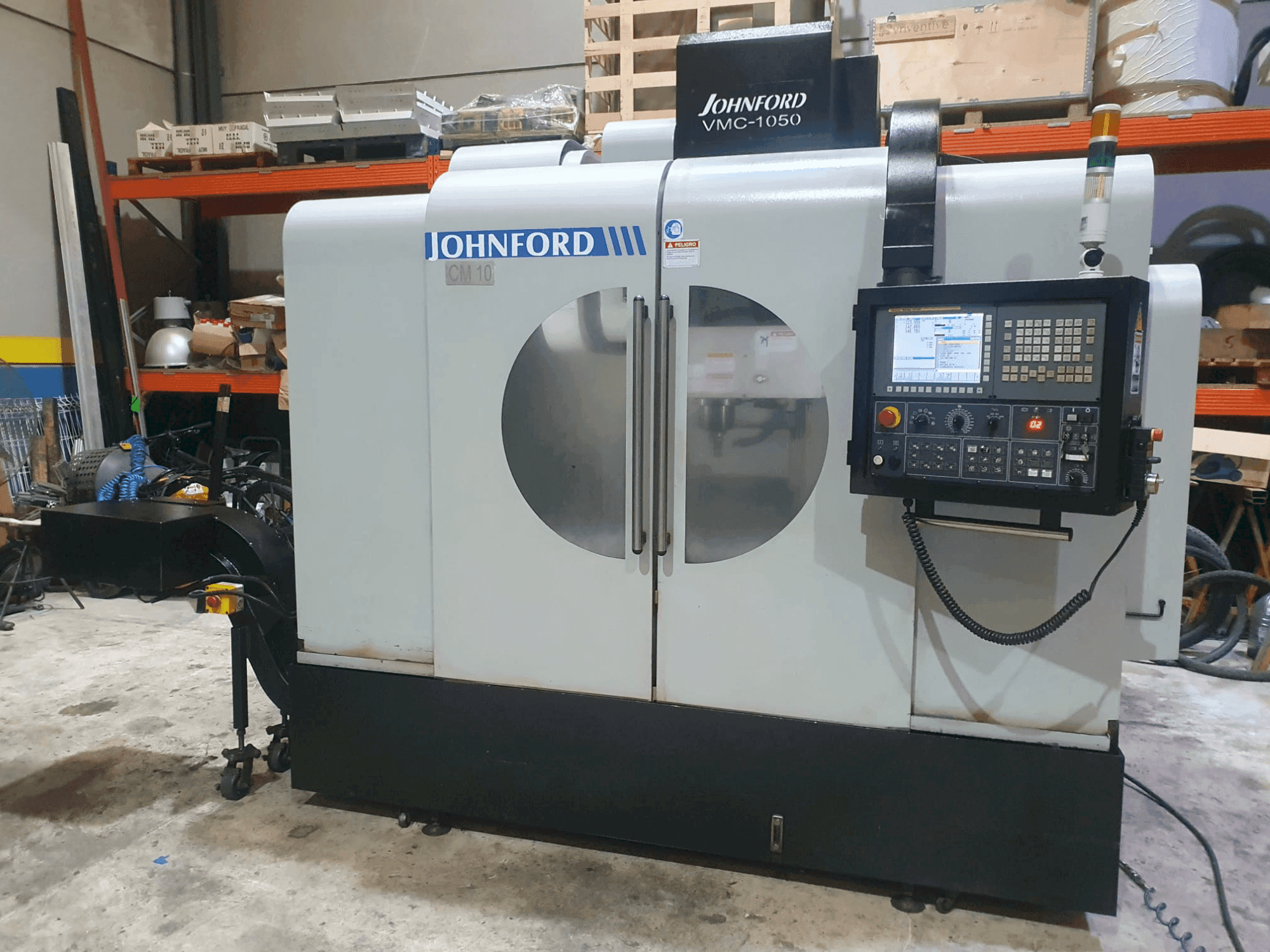 Vue de face de la machine Johnford VMC-1050