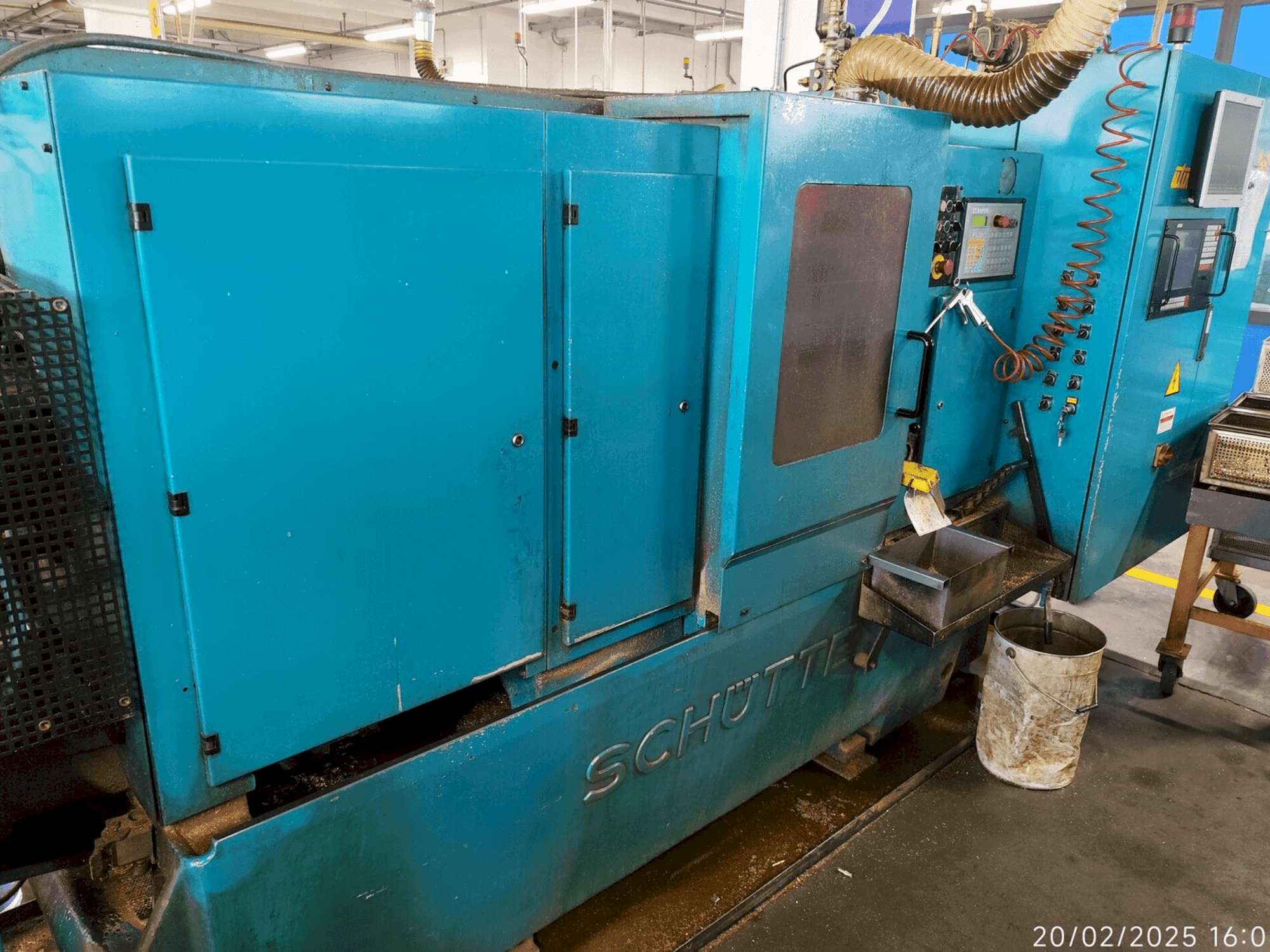 Vue de face de la machine Schütte SE16