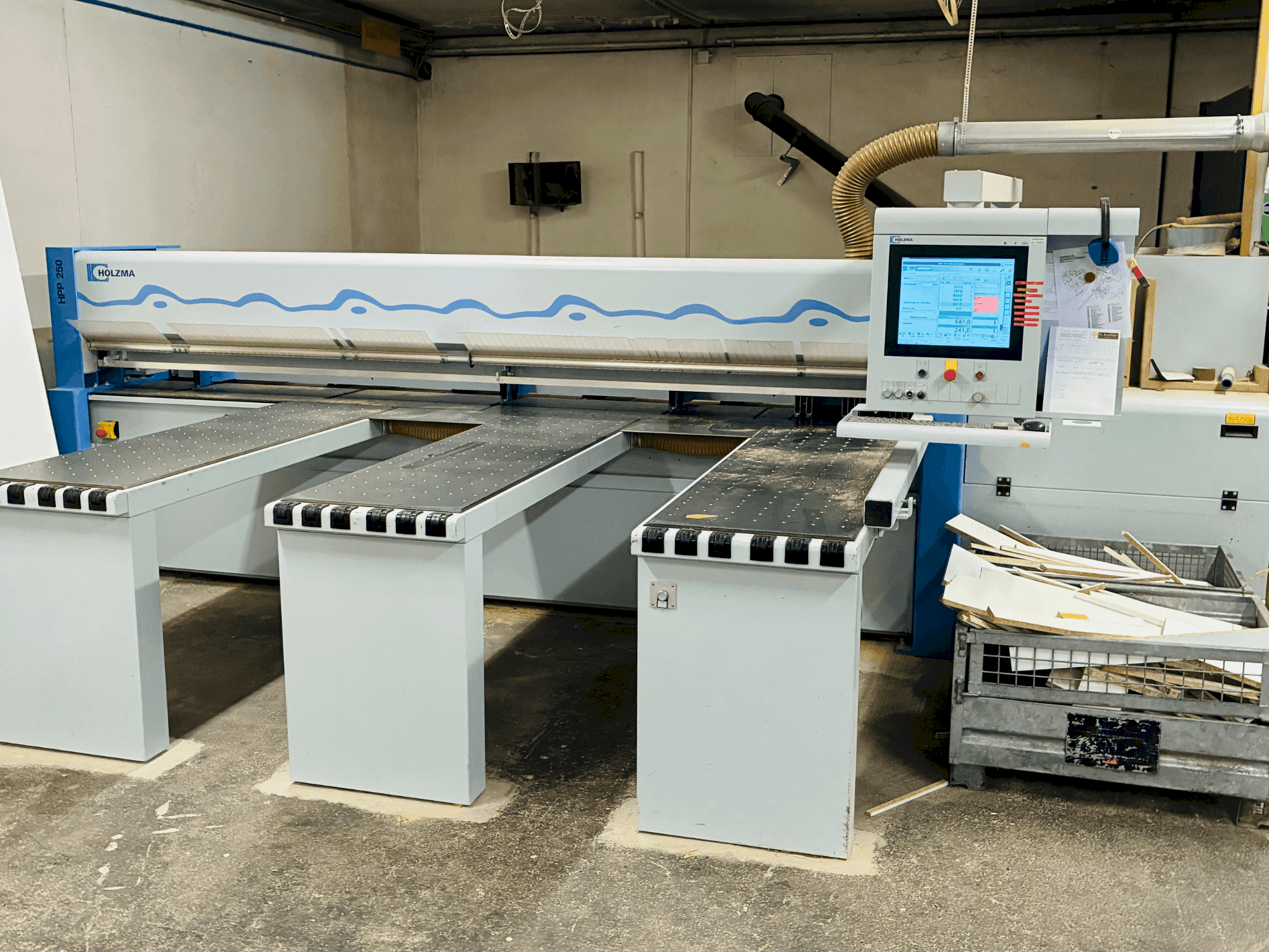 Vue de face de la machine HOLZMA HPP 250/38/38