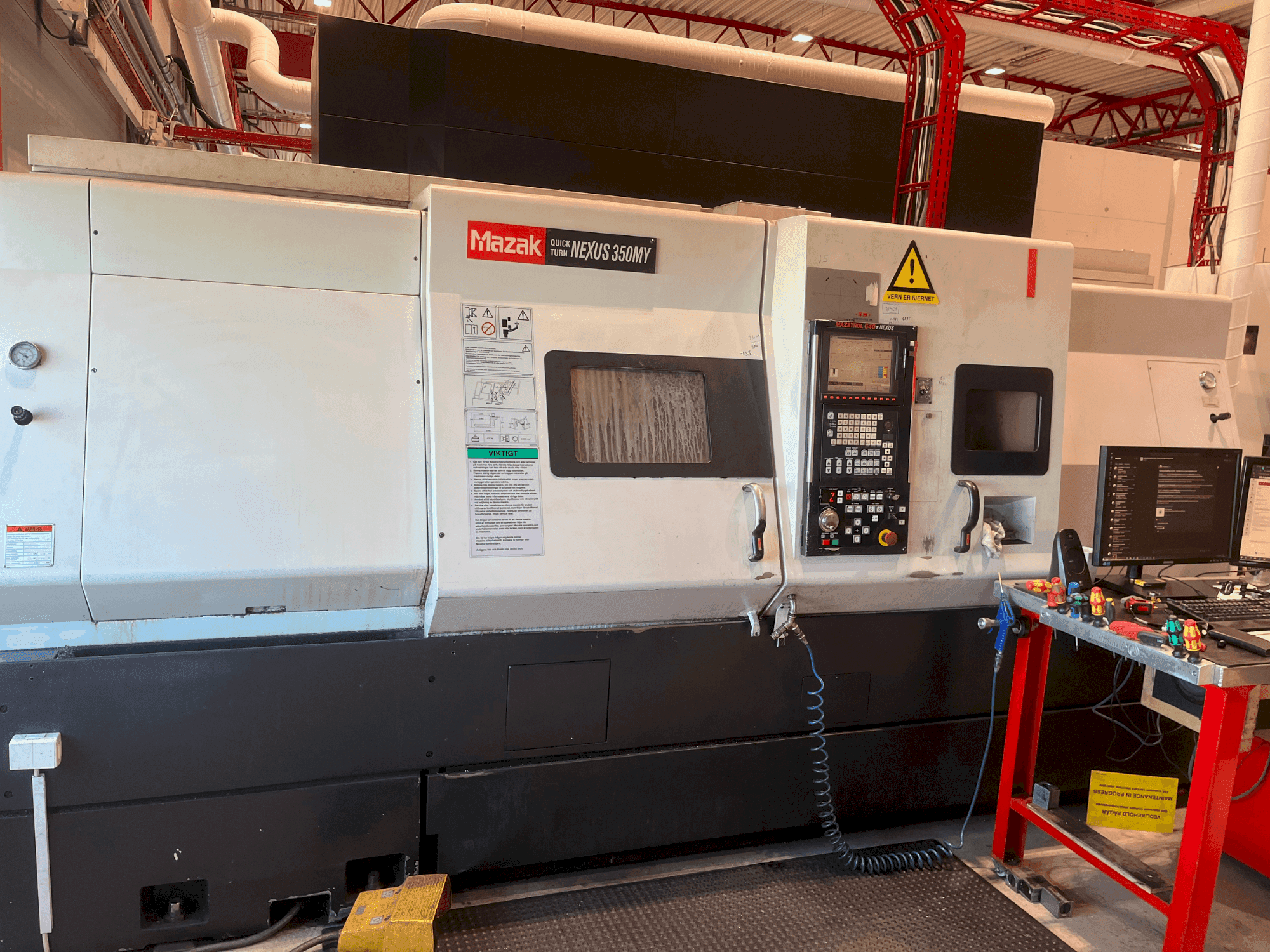 Vue de face de la machine Mazak QT Nexus 350 MY