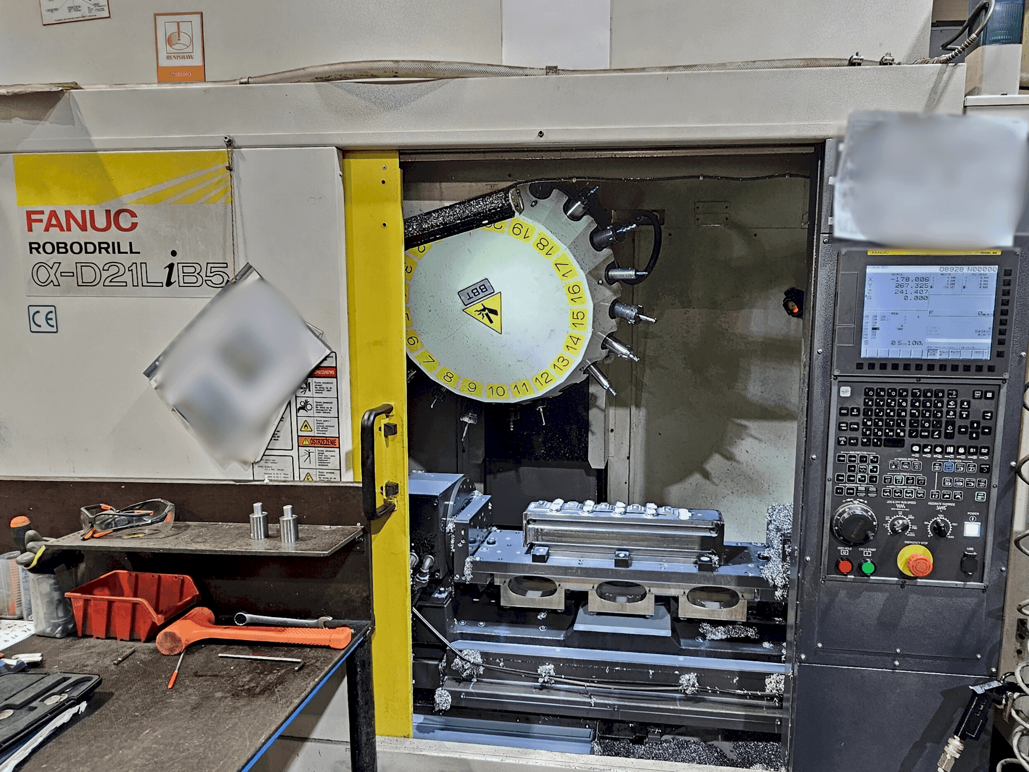 Vue de face de la machine FANUC Robodrill α-D21L iB 5