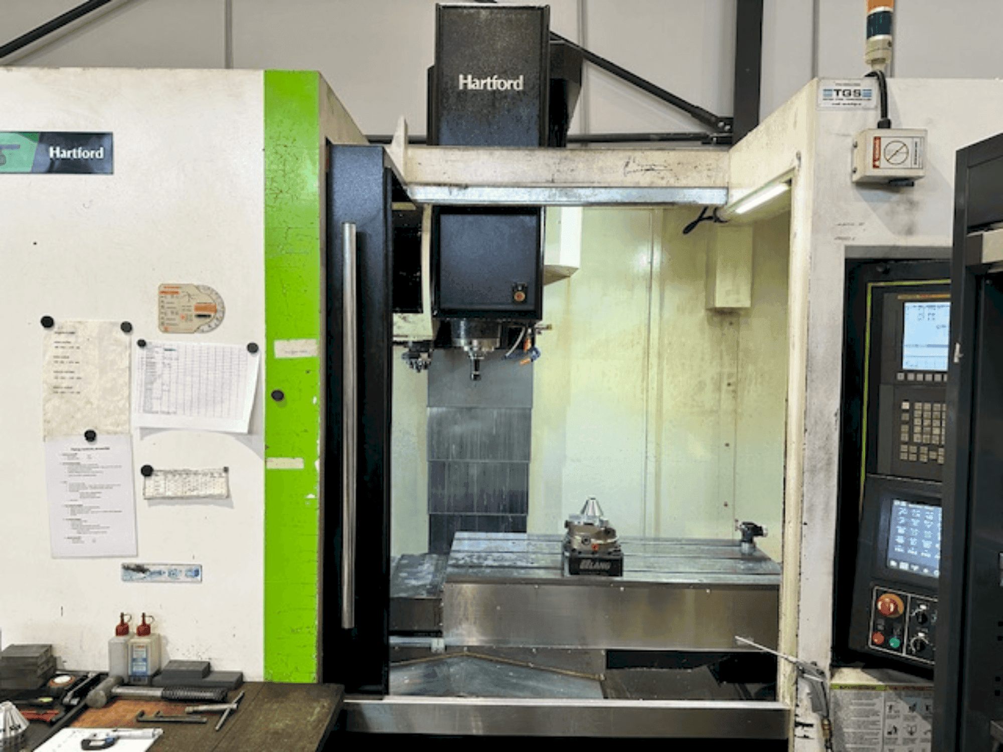 Vue de face de la machine HARTFORD LG-1000