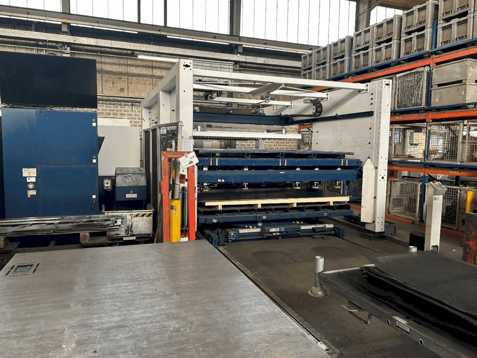 Vue de face de la machine TRUMPF TruLaser 3030