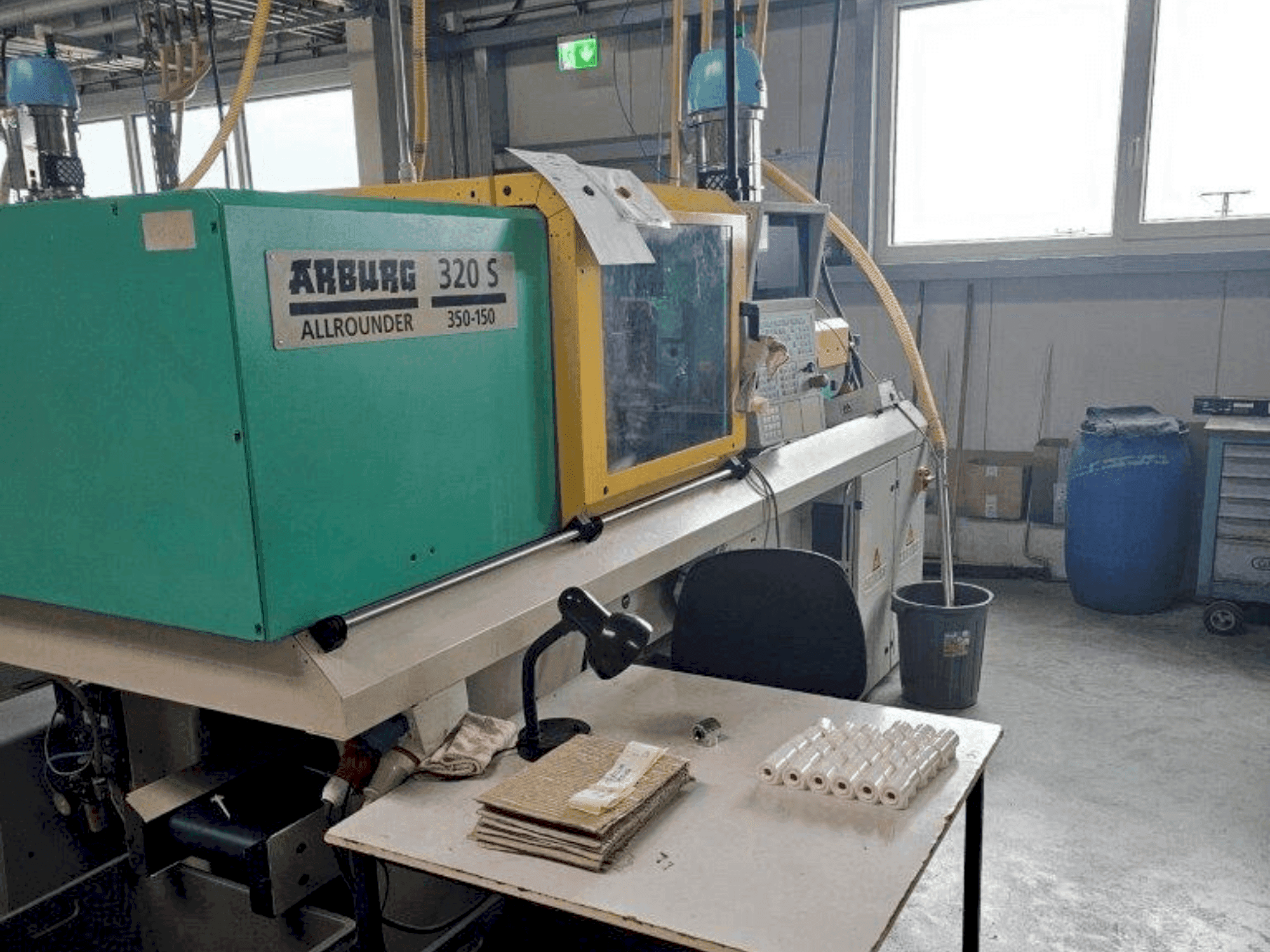 Vue de face de la machine Arburg 320 S 350-150