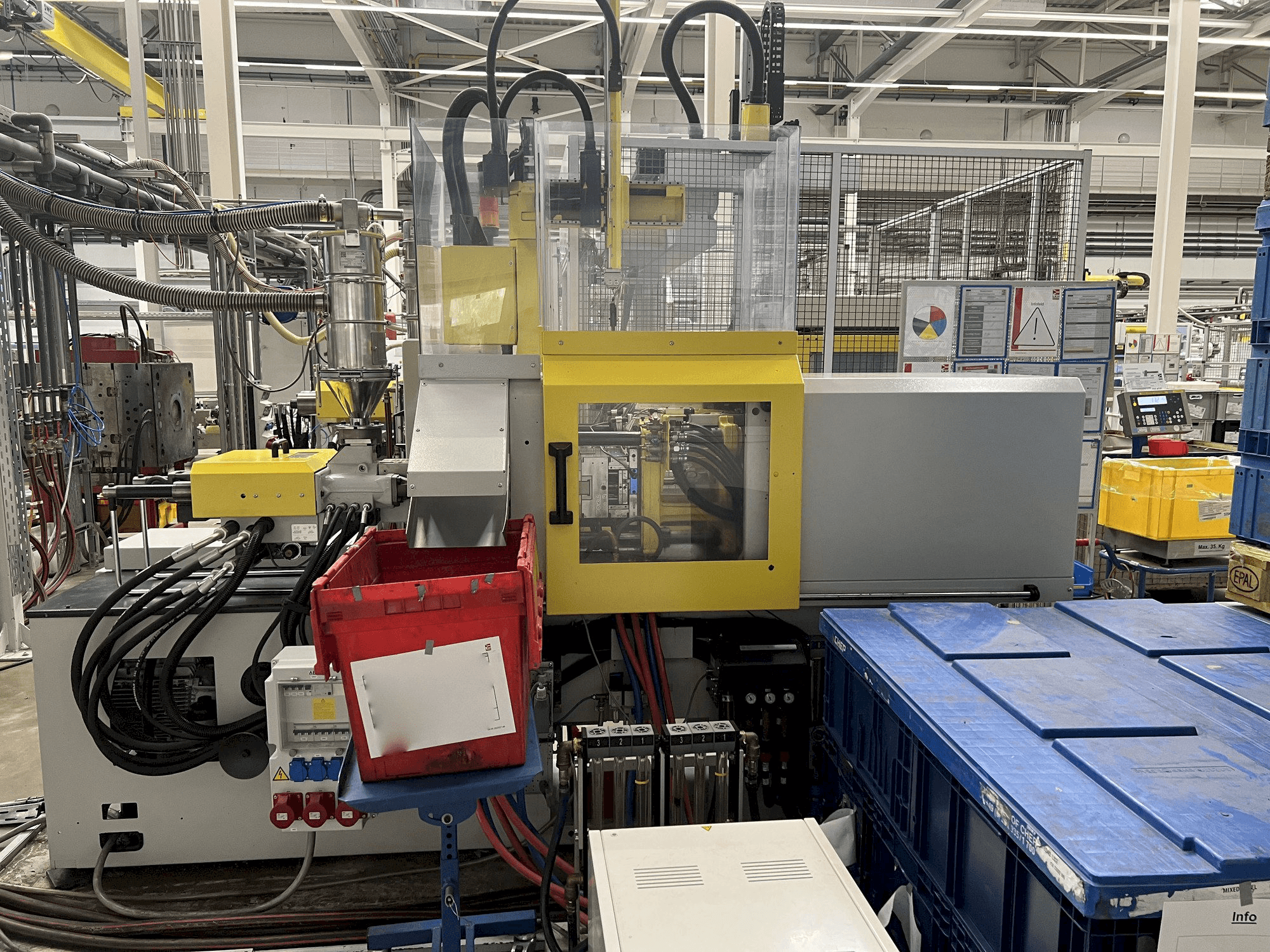 Vue de face de la machine Arburg 270S 350 - 70