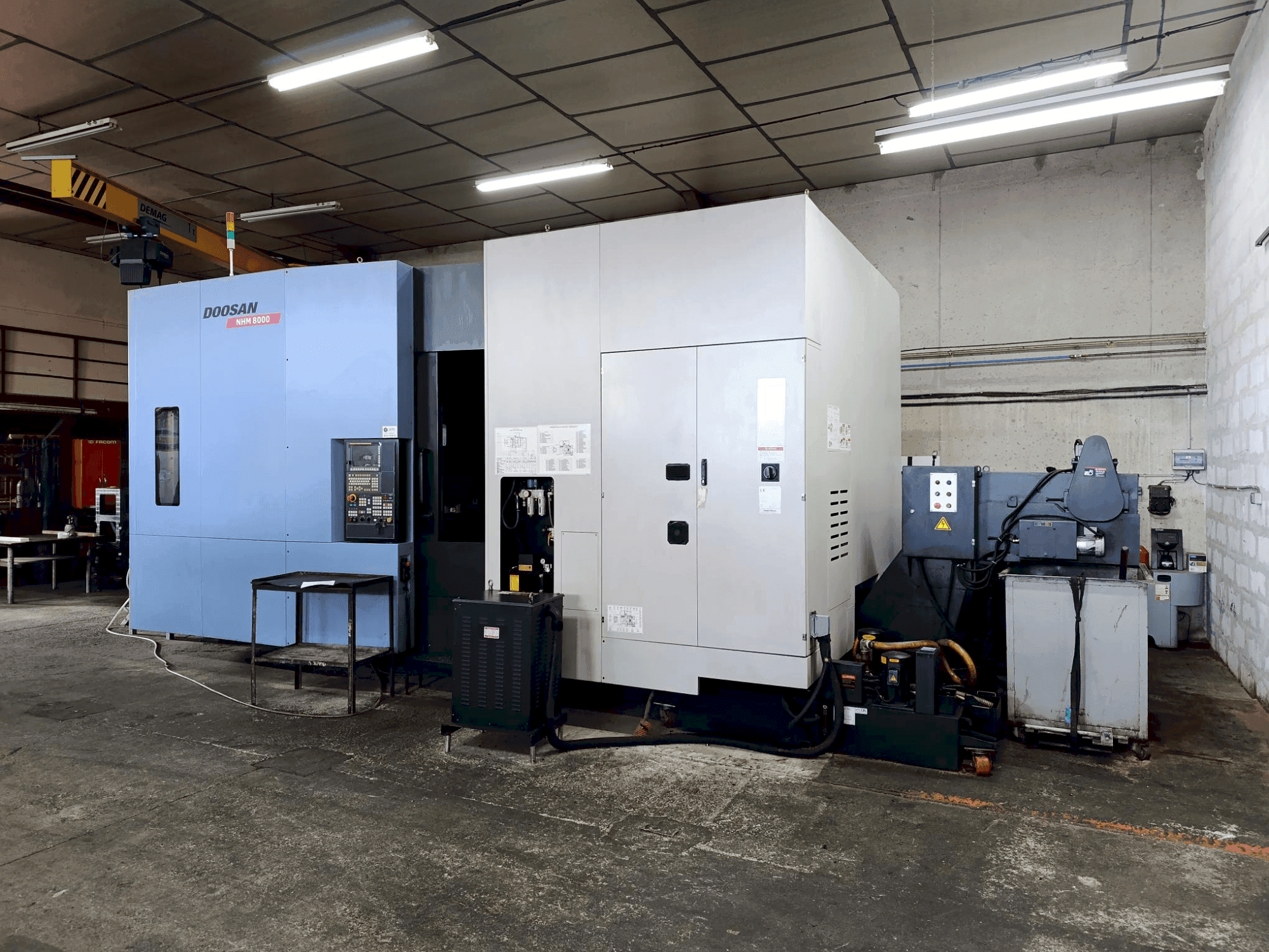 Vue de face de la machine DOOSAN HM 8000