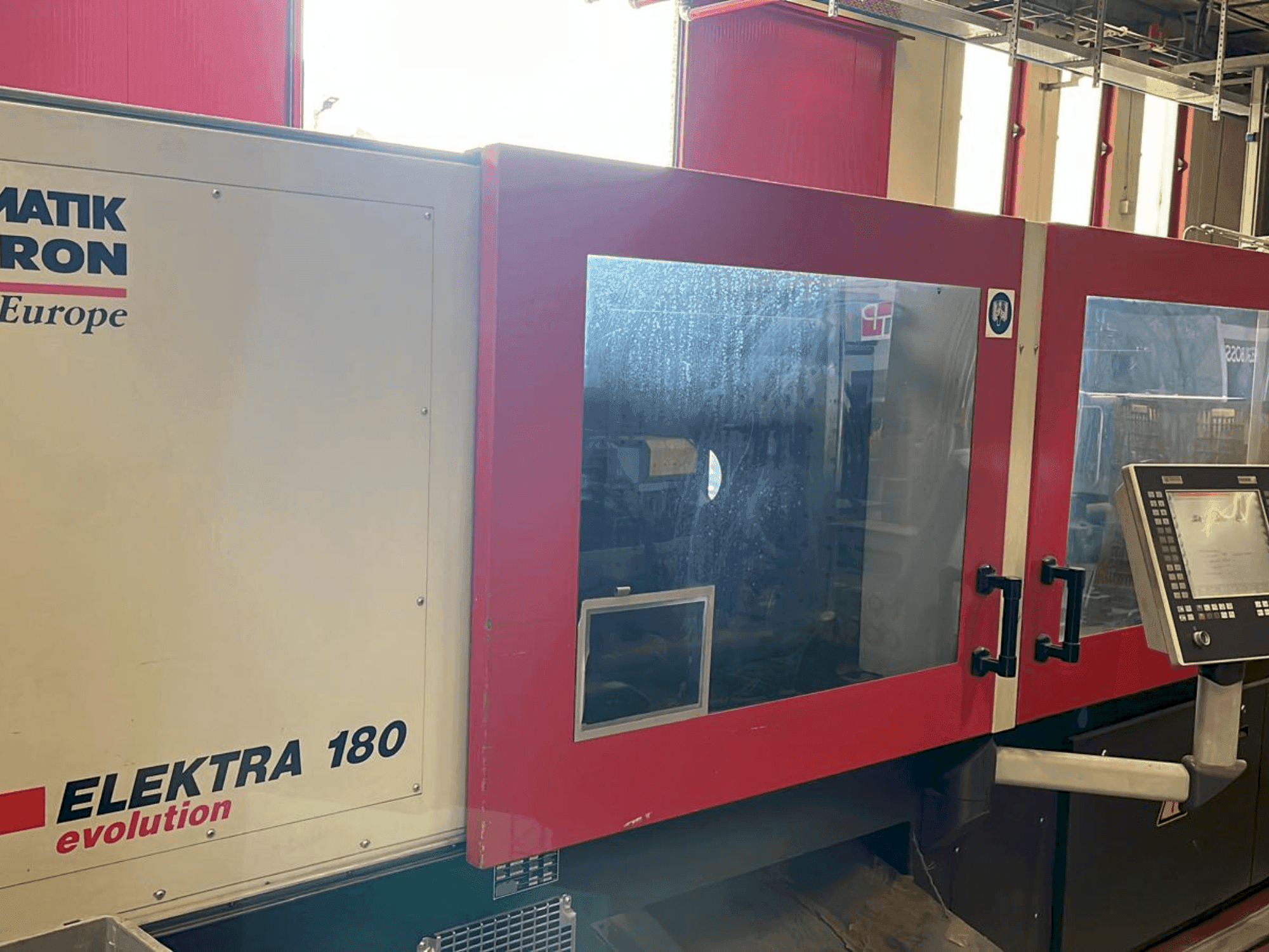 Vue de face de la machine FERROMATIK ELEKTRA 180