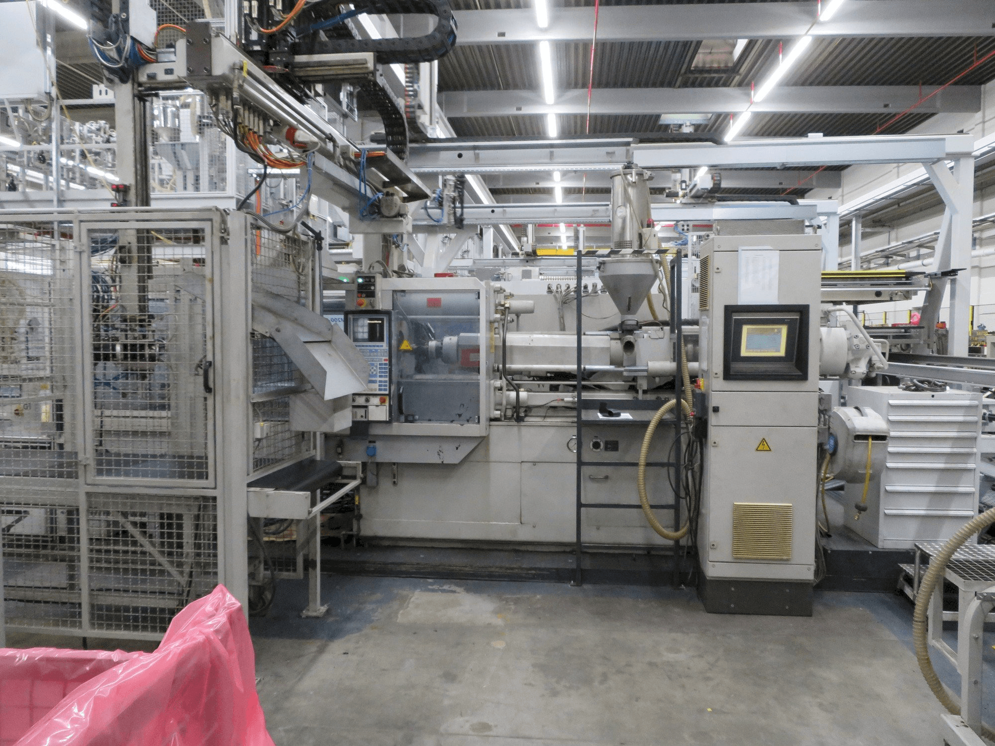 Front view of Krauss Maffei 200-1400 C2 machine