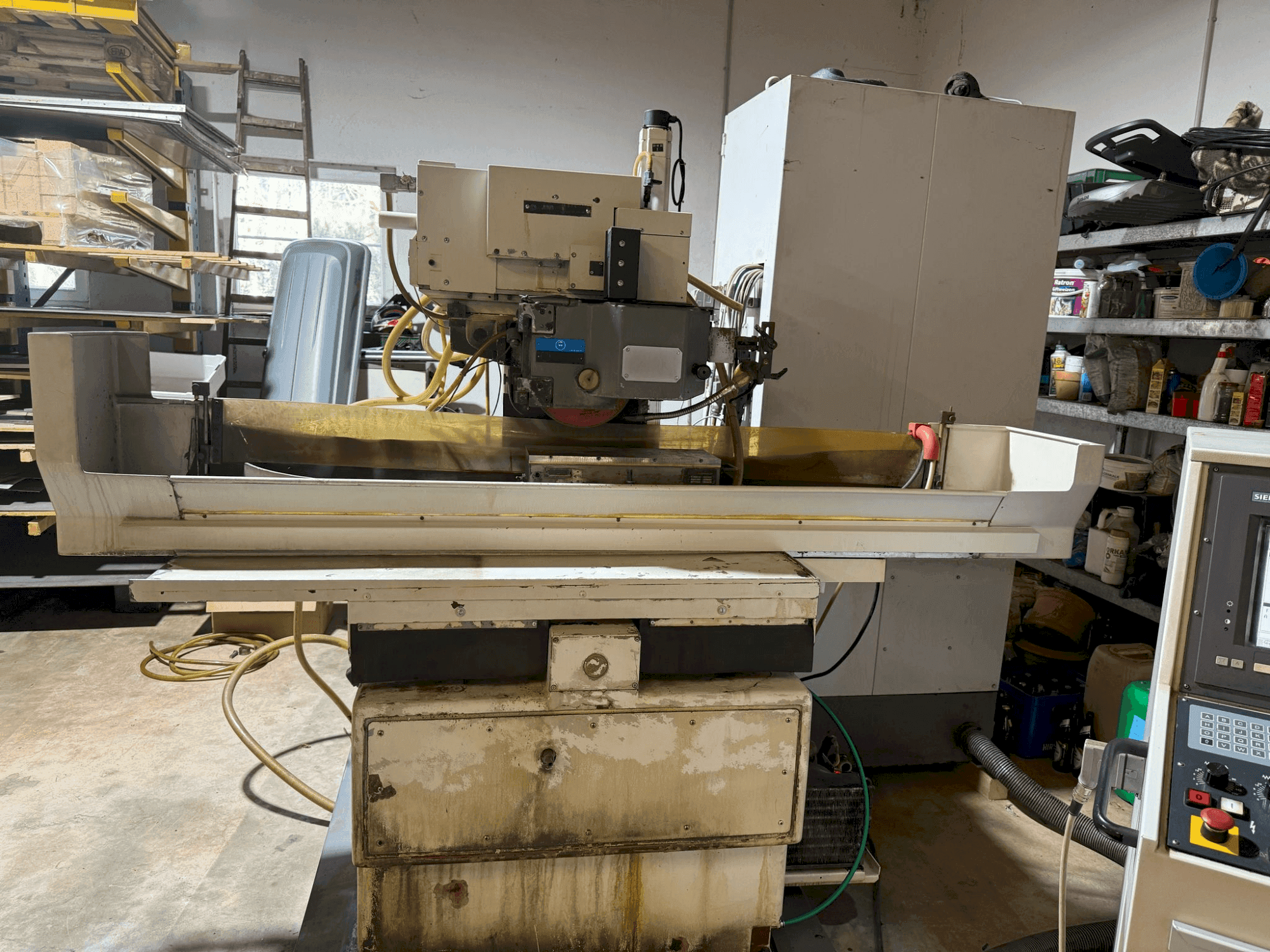 Vue de face de la machine JUNG J 525C