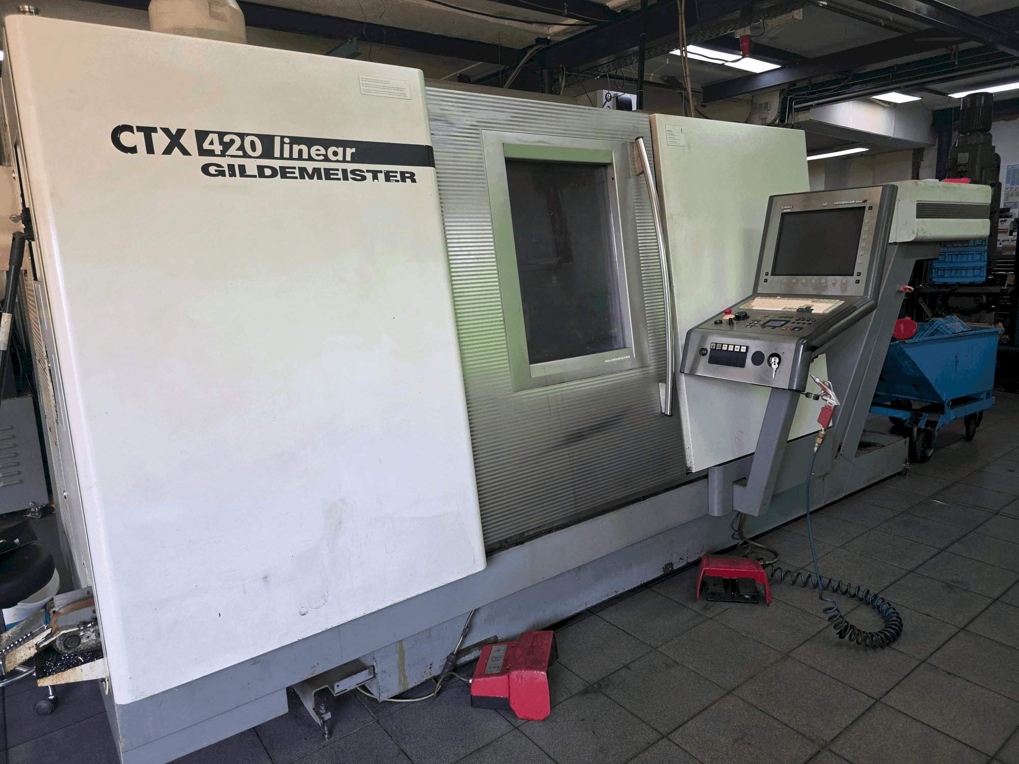 Vue de face de la machine Gildemeister CTX 420 linear