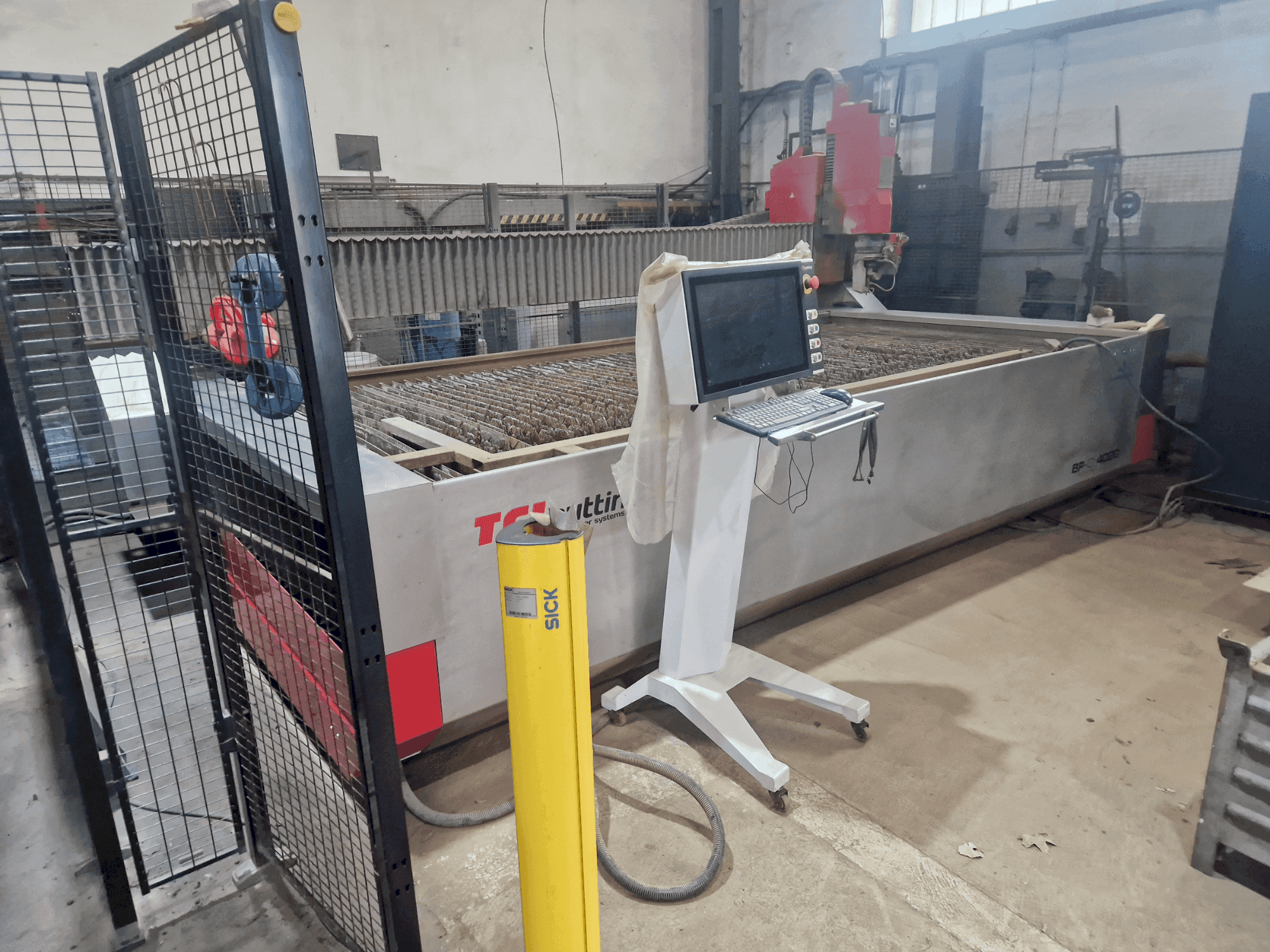 Vue de face de la machine TCI BP-C 4020 5X