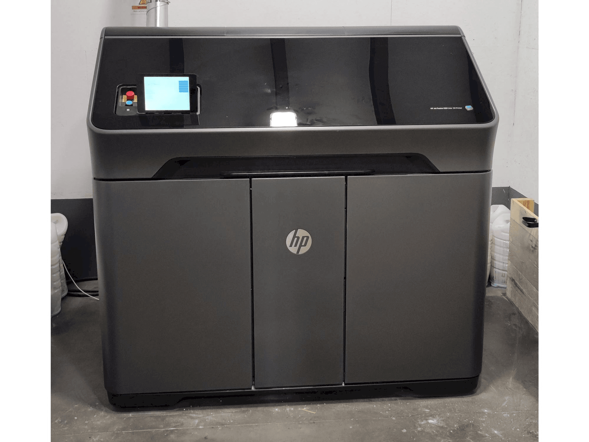 Vue de face de la machine HP MJF 580