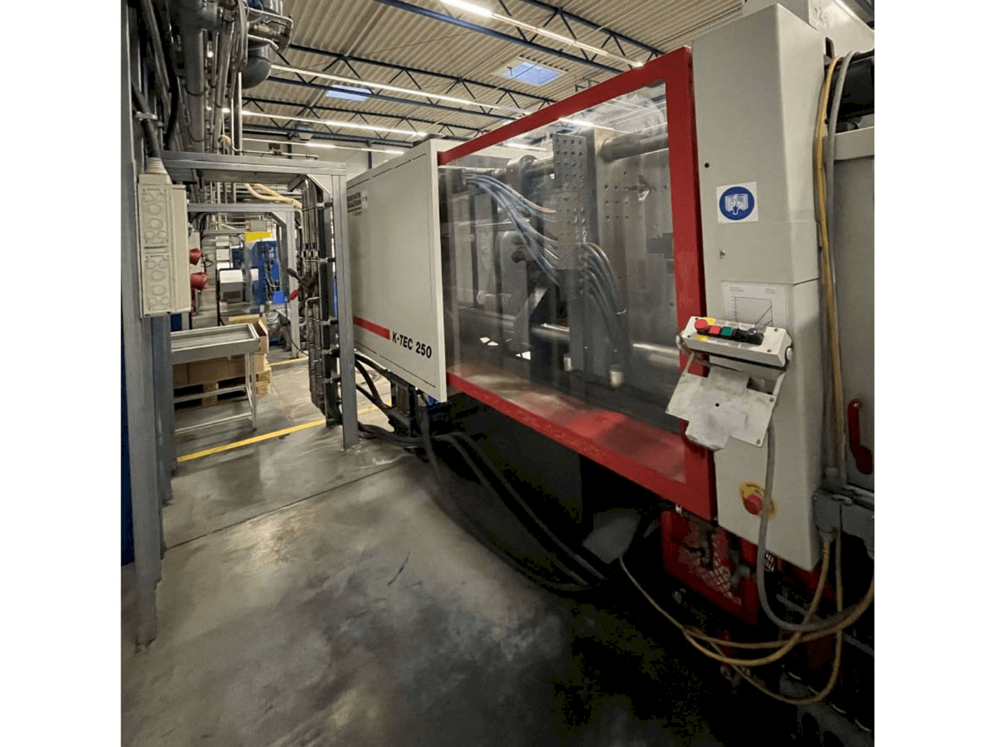 Vue de face de la machine FERROMATIK K-Tec 250