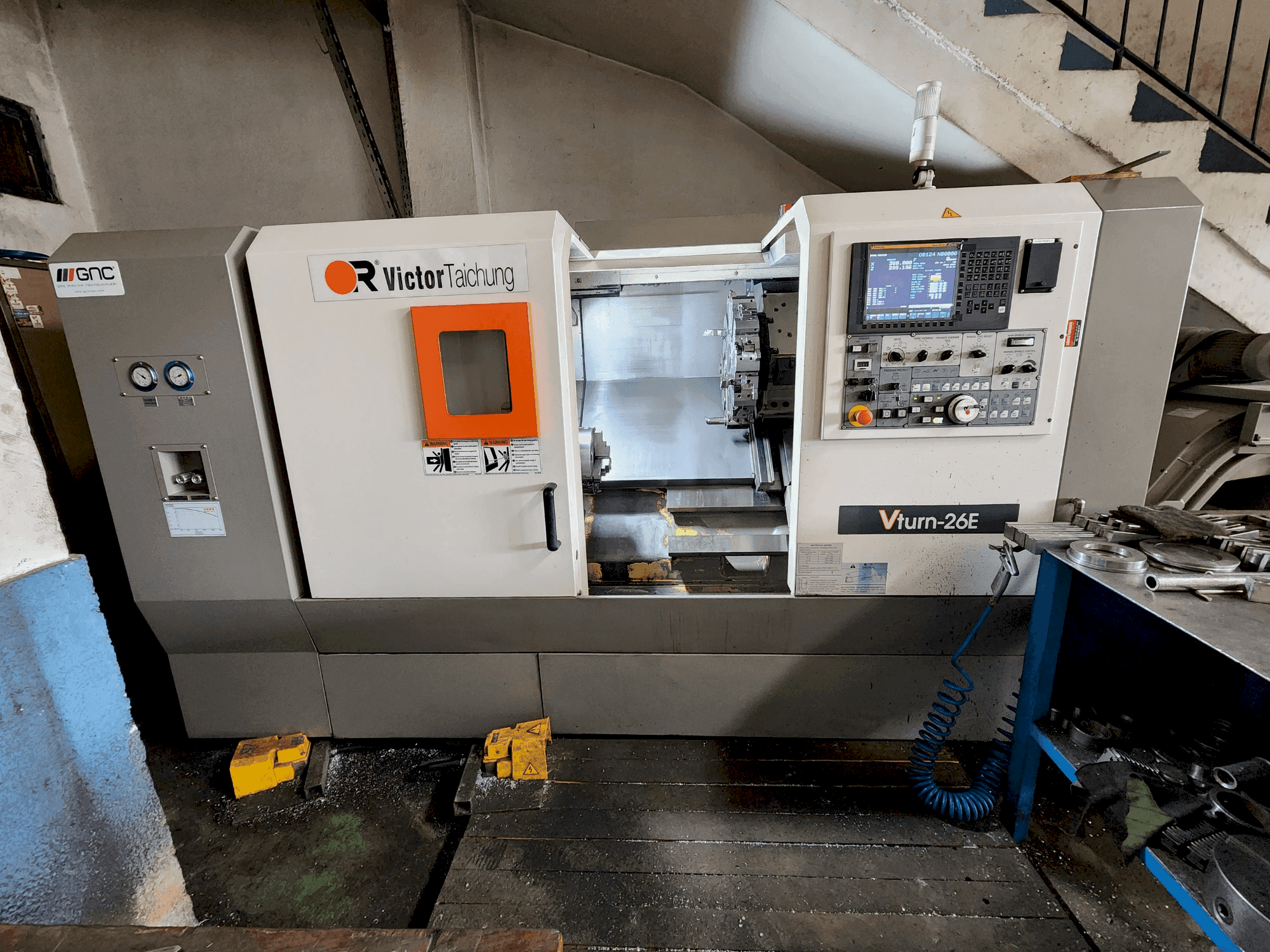 Vue de face de la machine VICTOR TAICHUNG Taichung Vturn - 26 E