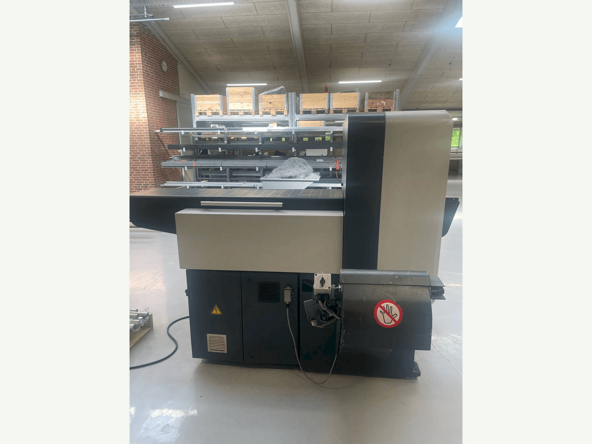 Vue de face de la machine KASTO Verto A2