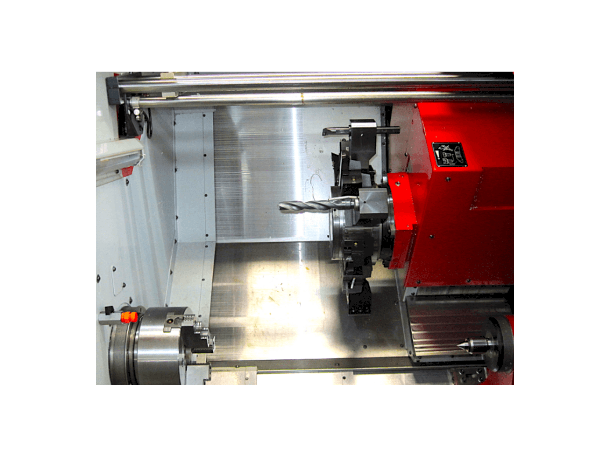 Vue de face de la machine EMCO turn 365 tcmy