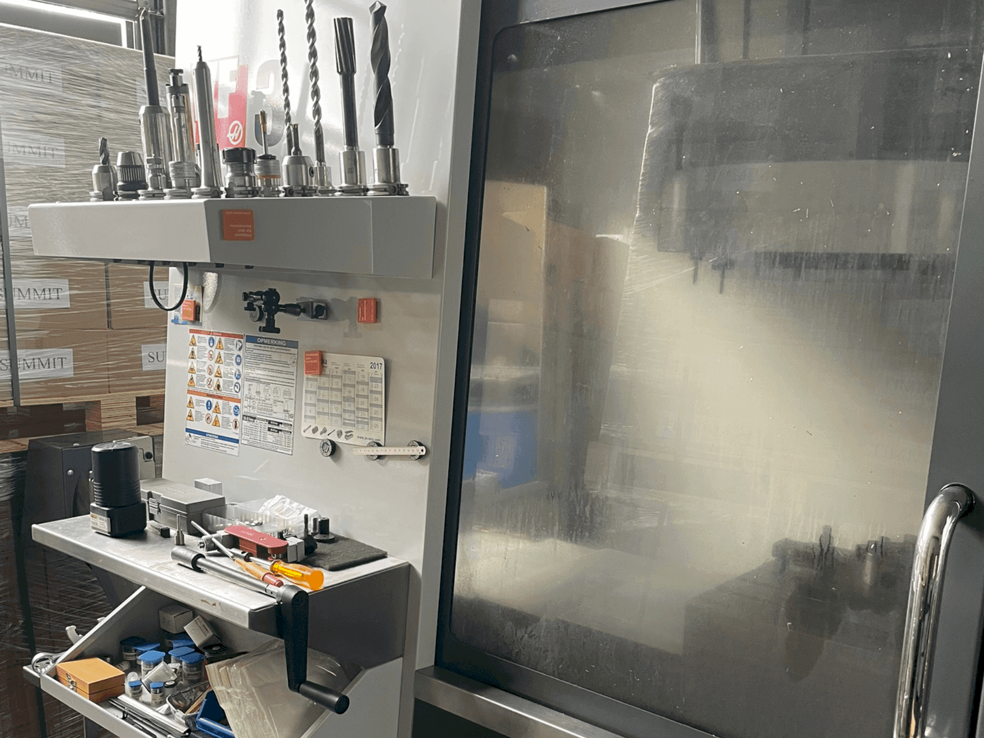 Vue de face de la machine HAAS VF-3