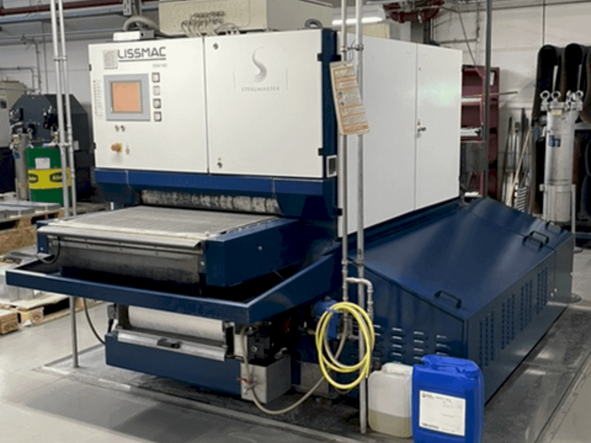 Vue de face de la machine LISSMAC SMW 543 RTTB