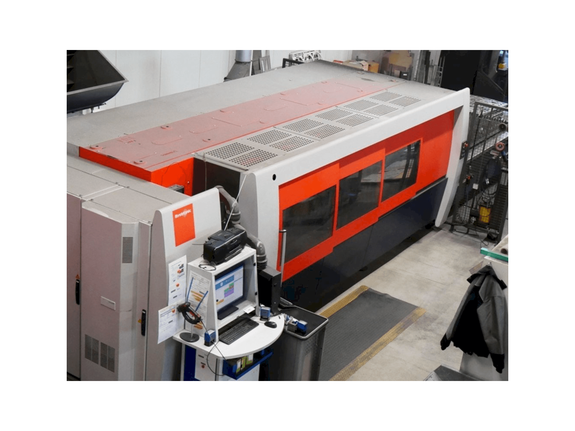 Vue latérale gauche de la machine Bystronic BySpeed Pro