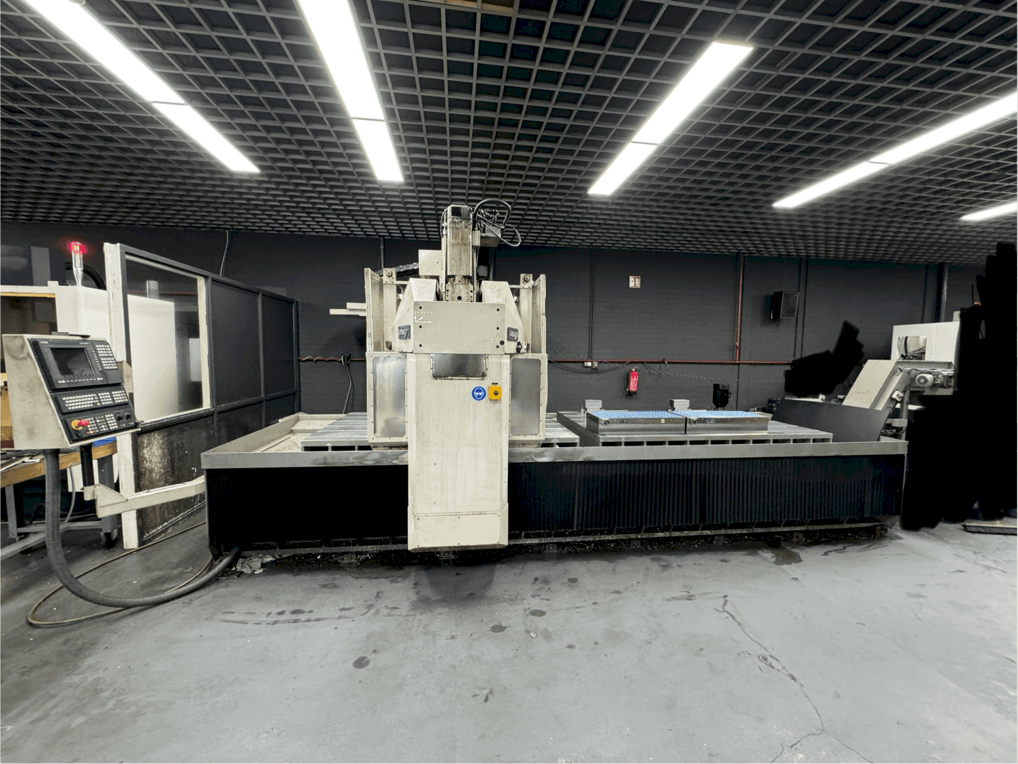 Vue de face de la machine Unisign Uniport 4