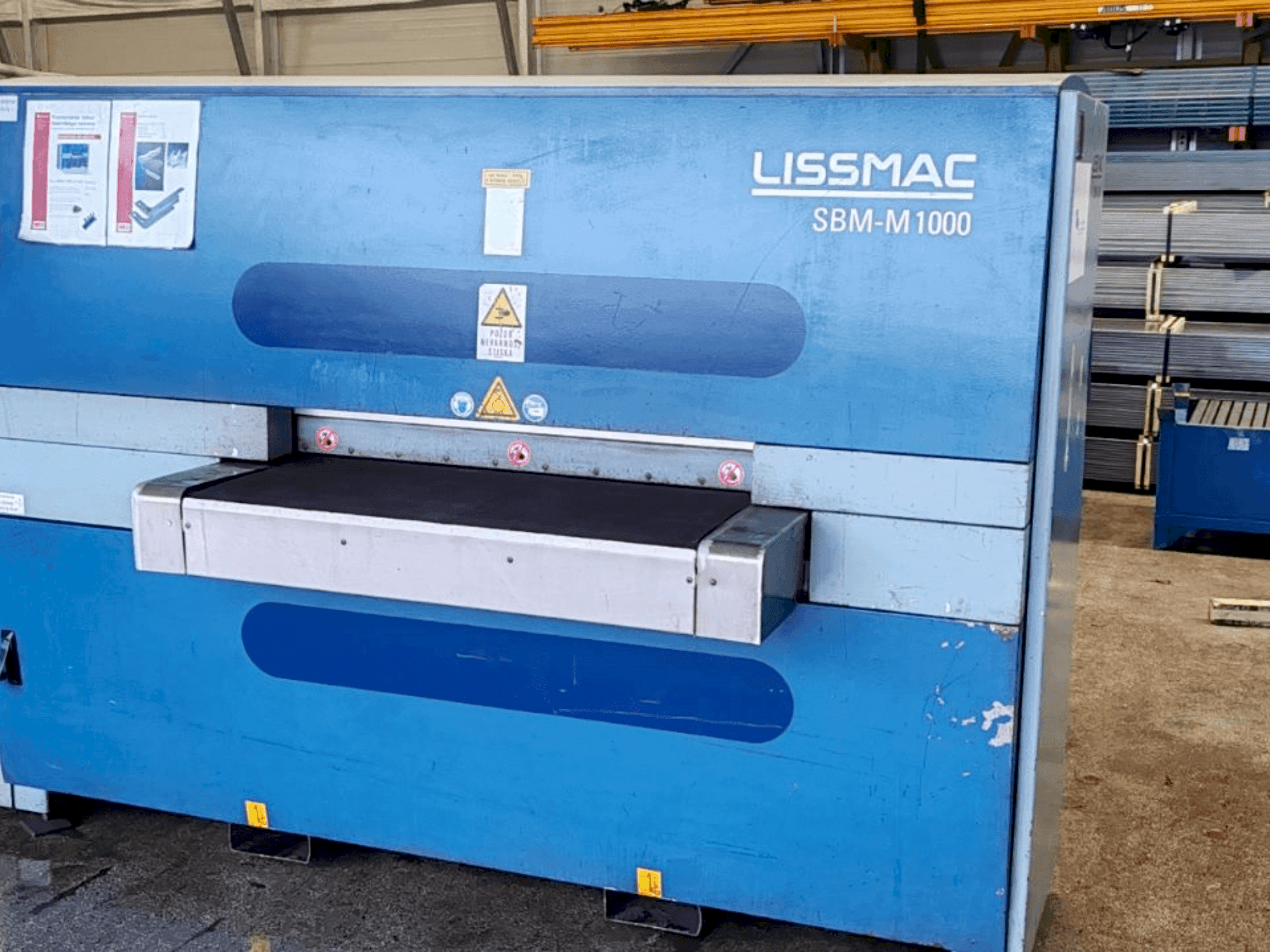Vue de face de la machine LISSMAC SBM-M 1000 B2