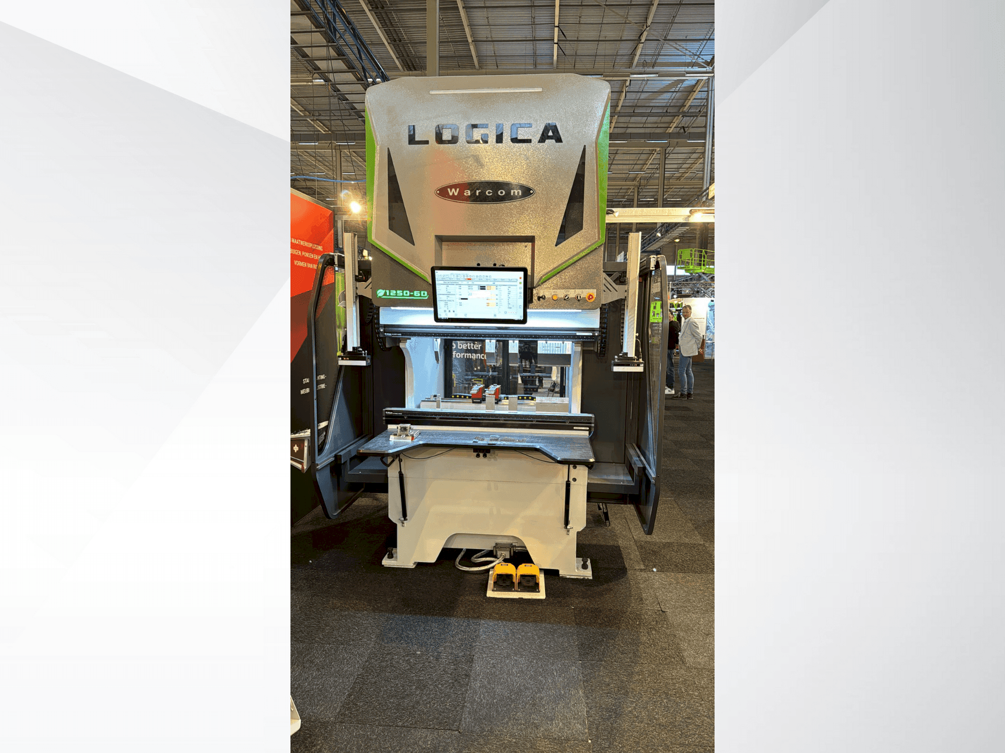 Vue de face de la machine Warcom LOGICA 1250-60