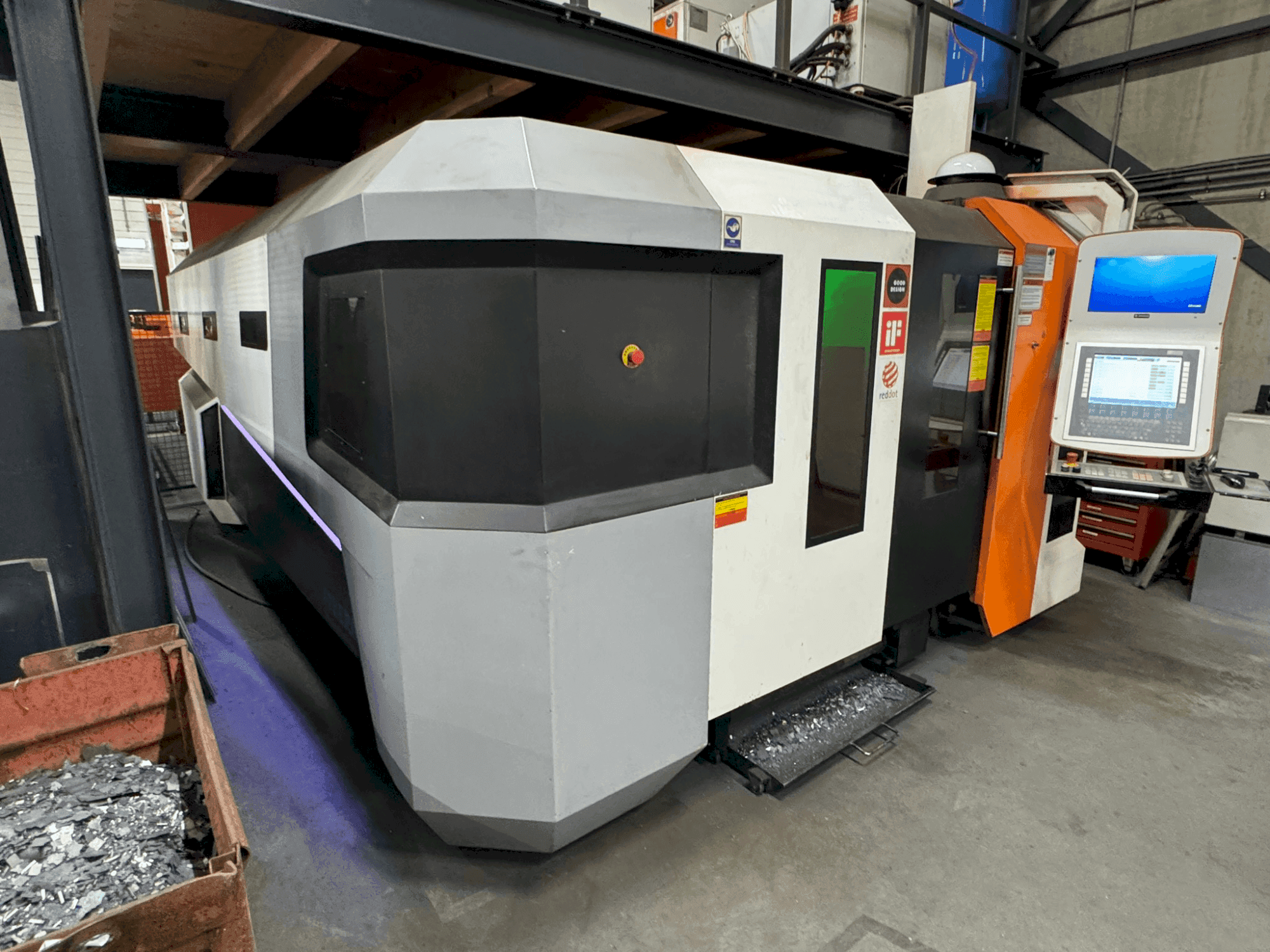 Vue de face de la machine ERMAKSAN Fibermak Momentum Gen-3 4,0,kW