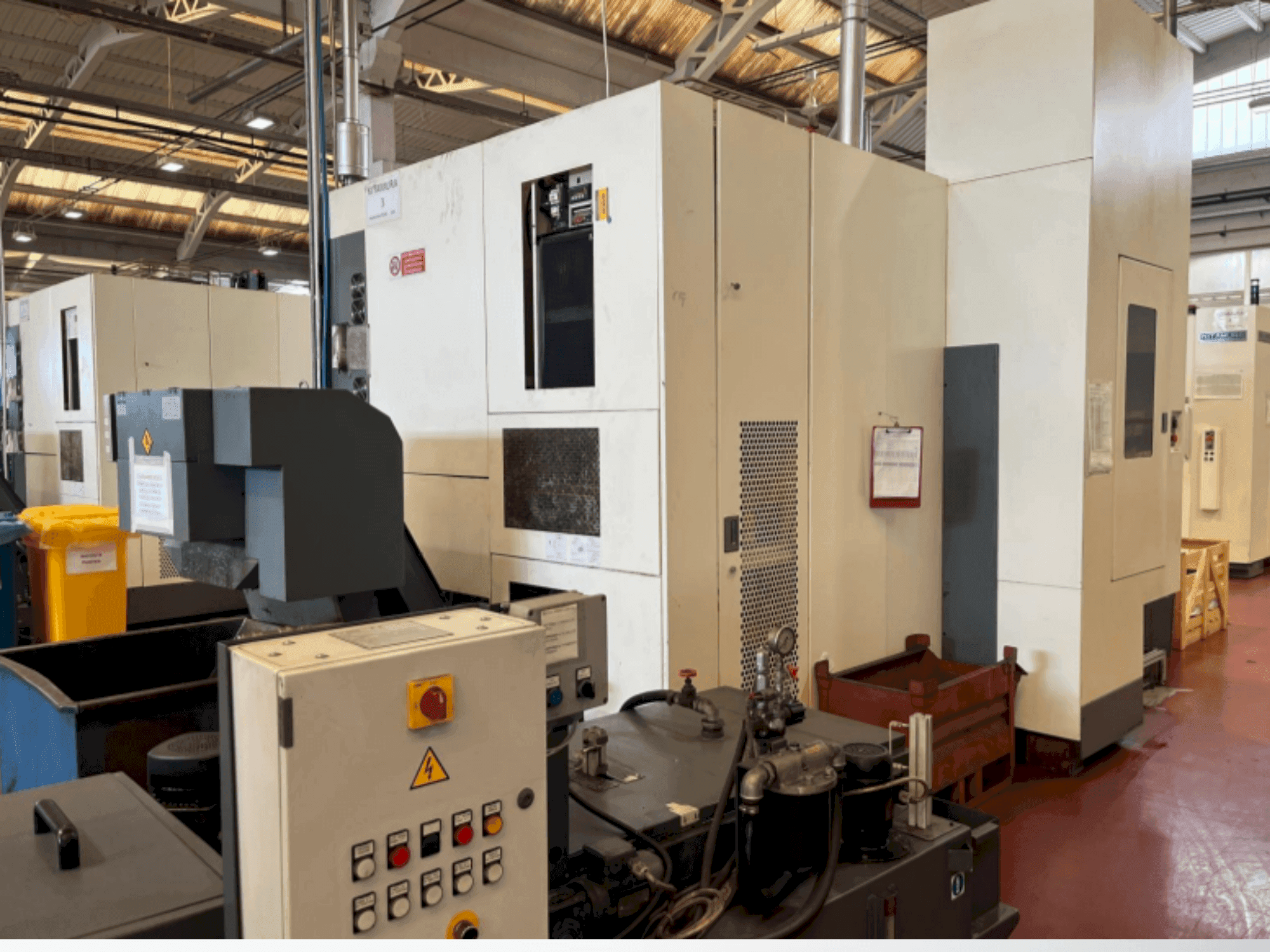 Vue de face de la machine Kitamura Mycenter-HX500iTGA