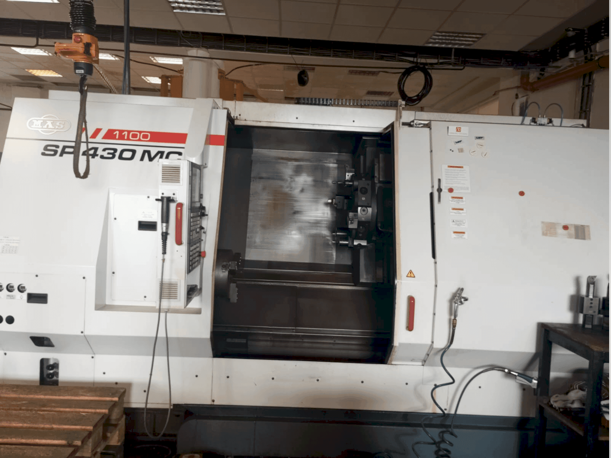 Vue de face de la machine KOVOSVIT MAS SP 430MC