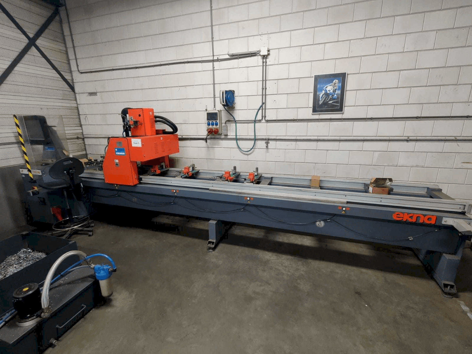 Vue de face de la machine Tekna TK426-1