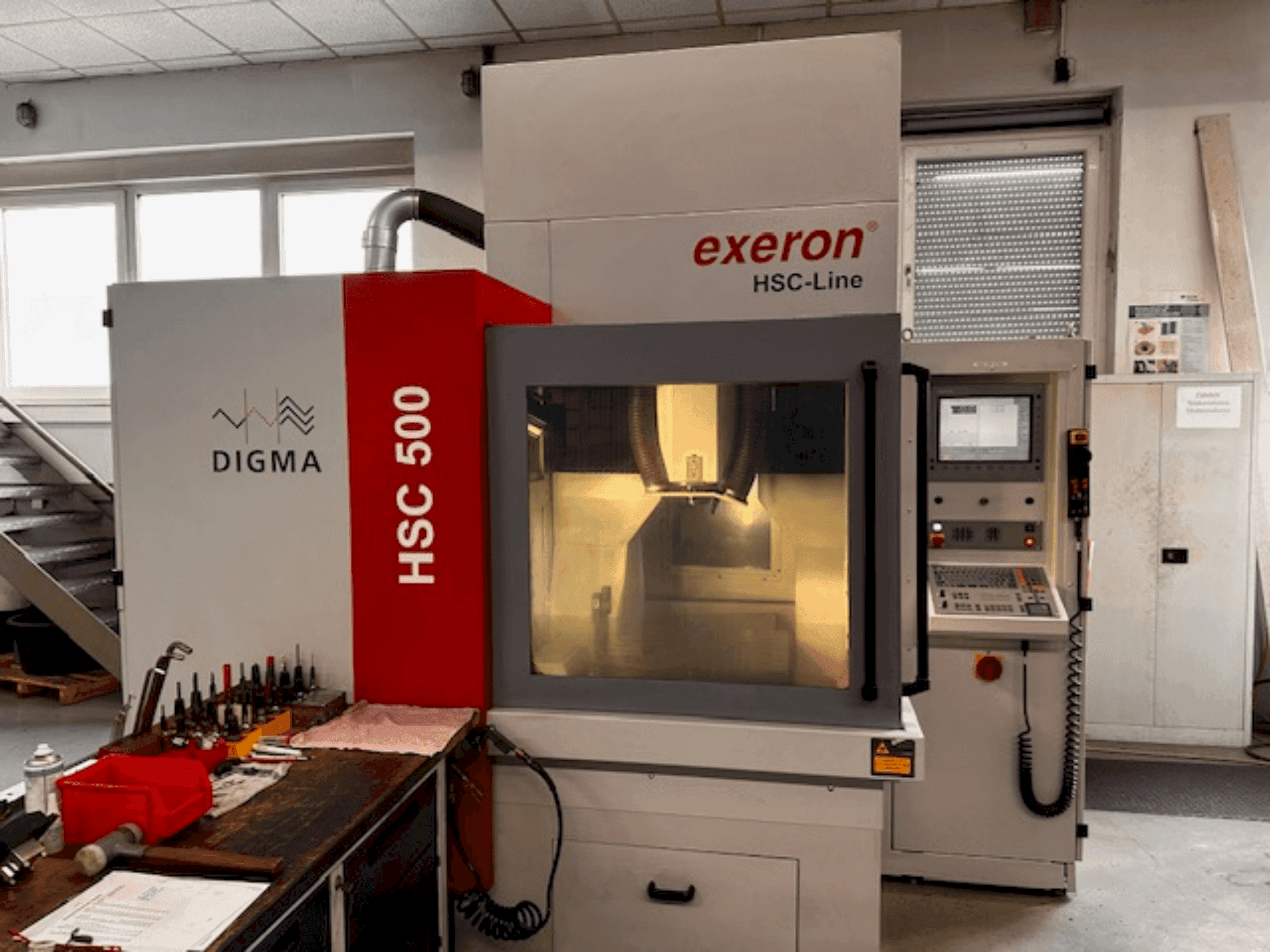 Vue de face de la machine Exeron HSC-Line 500