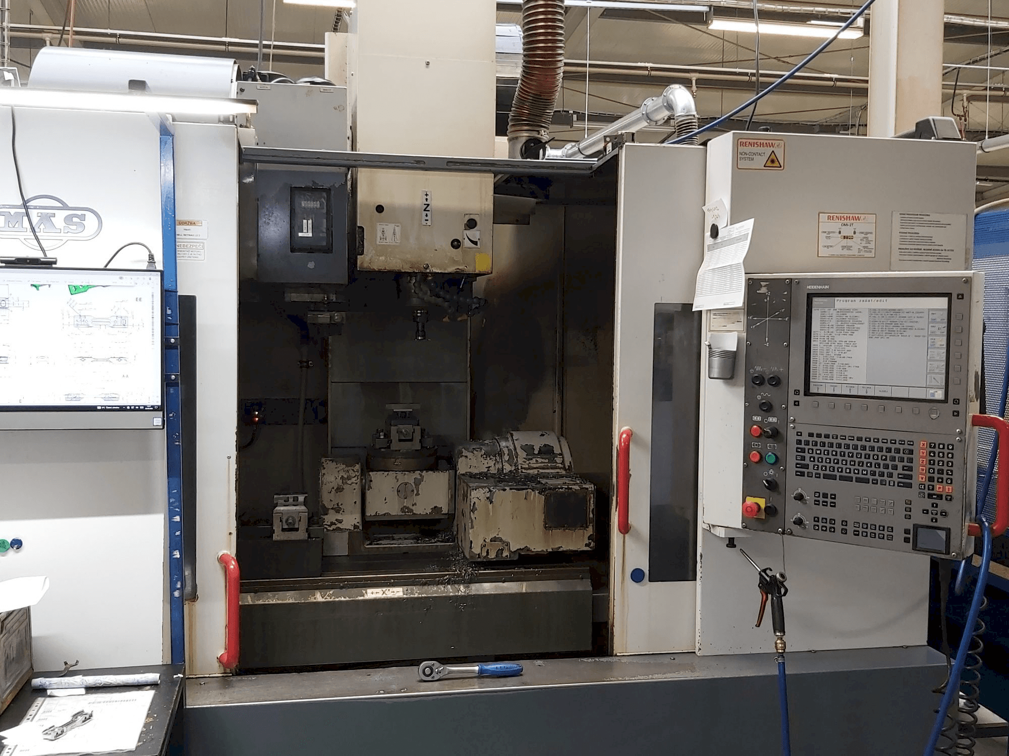 Vue de face de la machine KOVOSVIT MAS MCV 1016 Quick