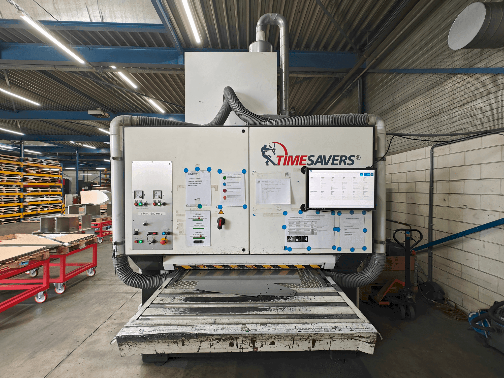 Vue de face de la machine TIMESAVERS 42-serie-1350-RB