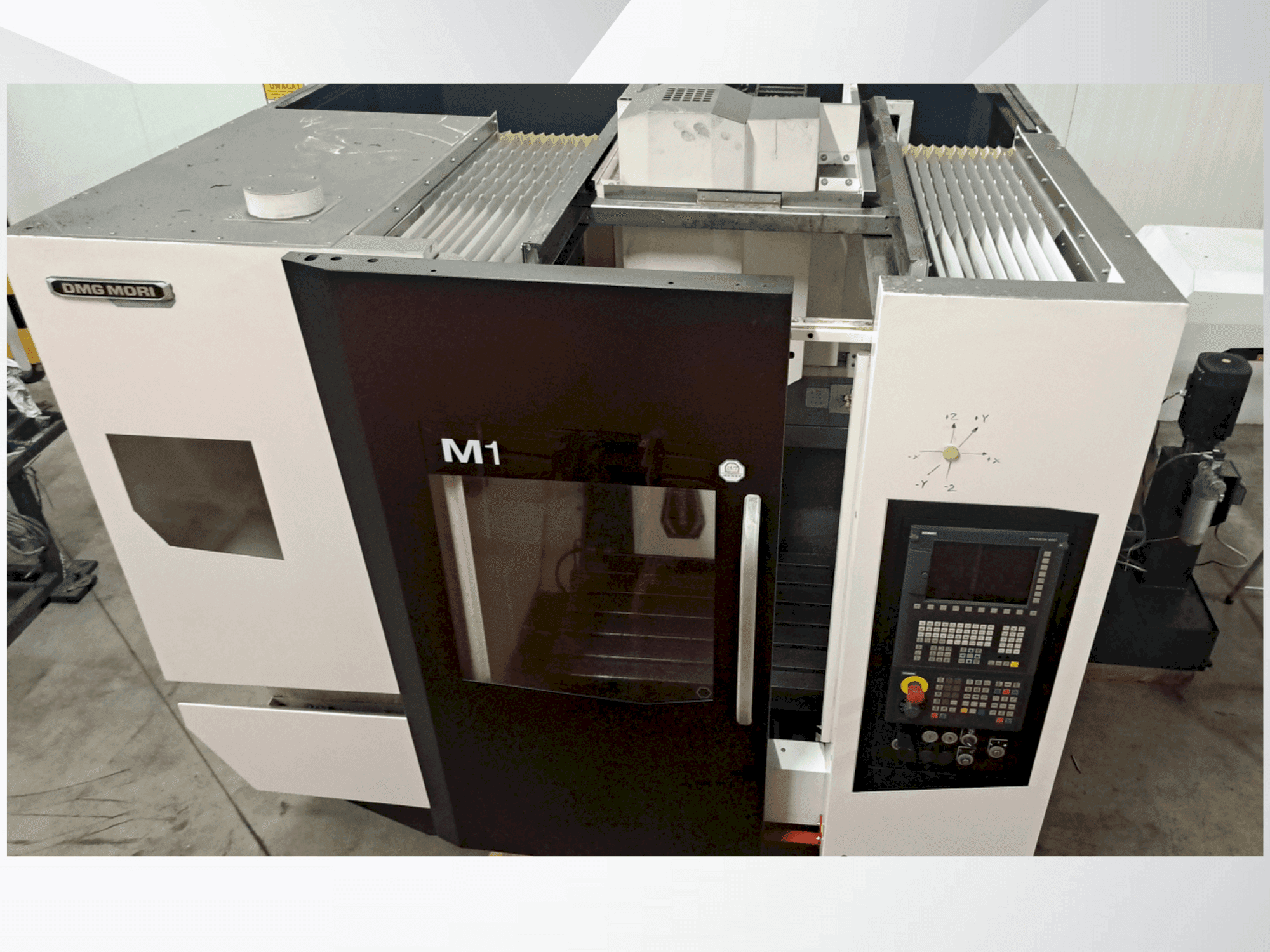 Vue de face de la machine DMG MORI M1 PRO