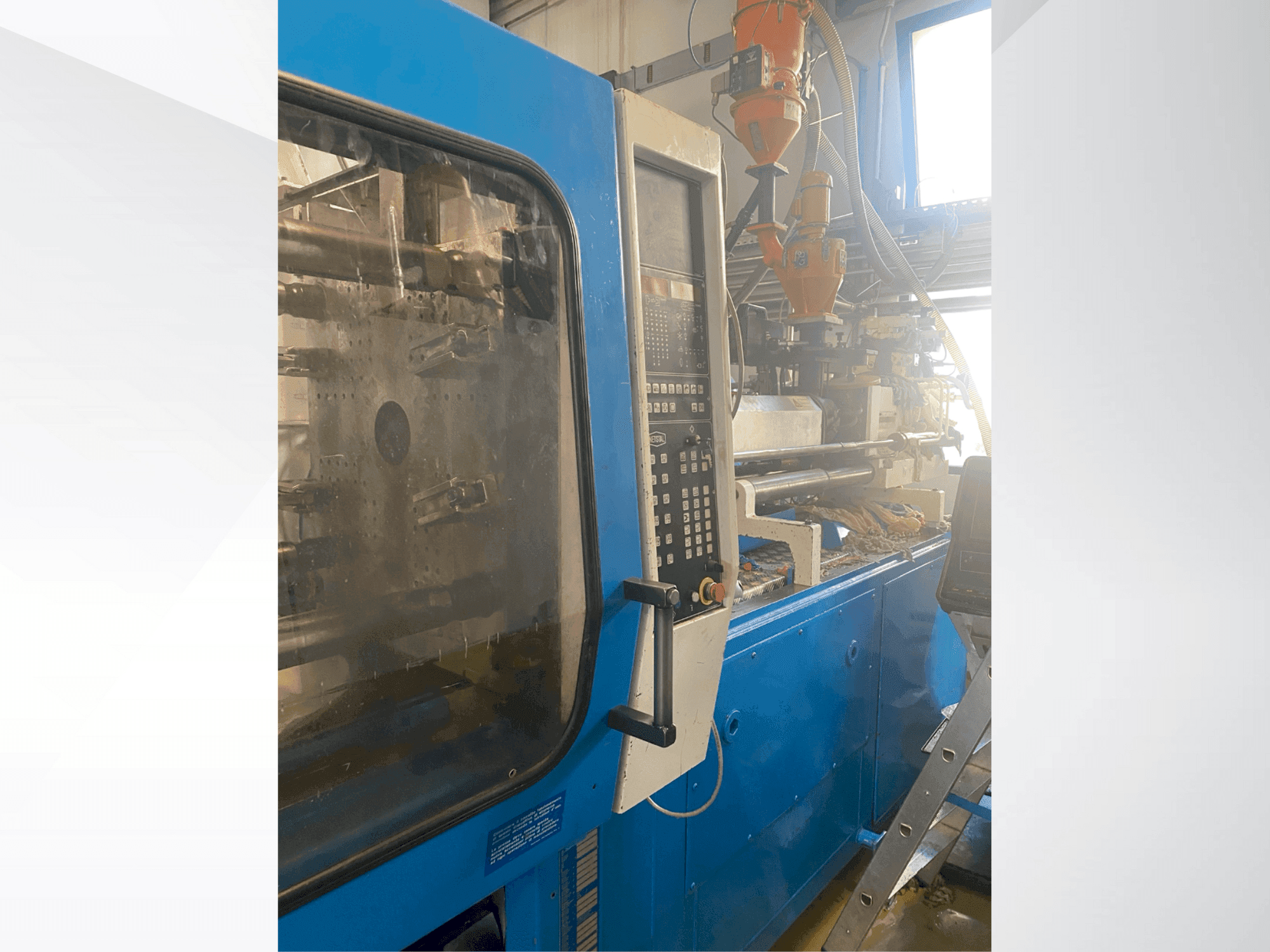 Vue de face de la machine Netstal S-1000-460