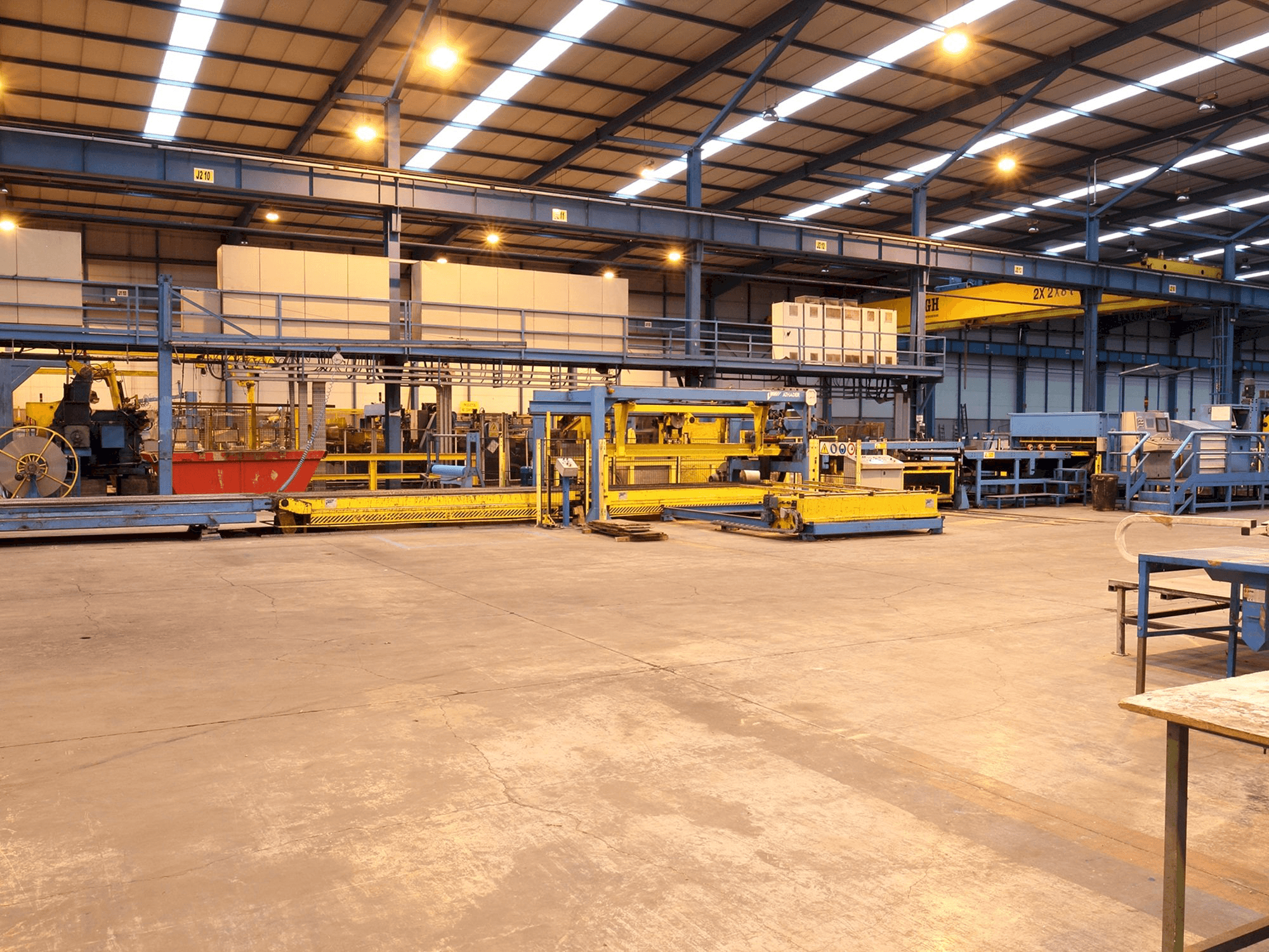 Front view of ATHADER J23 machine