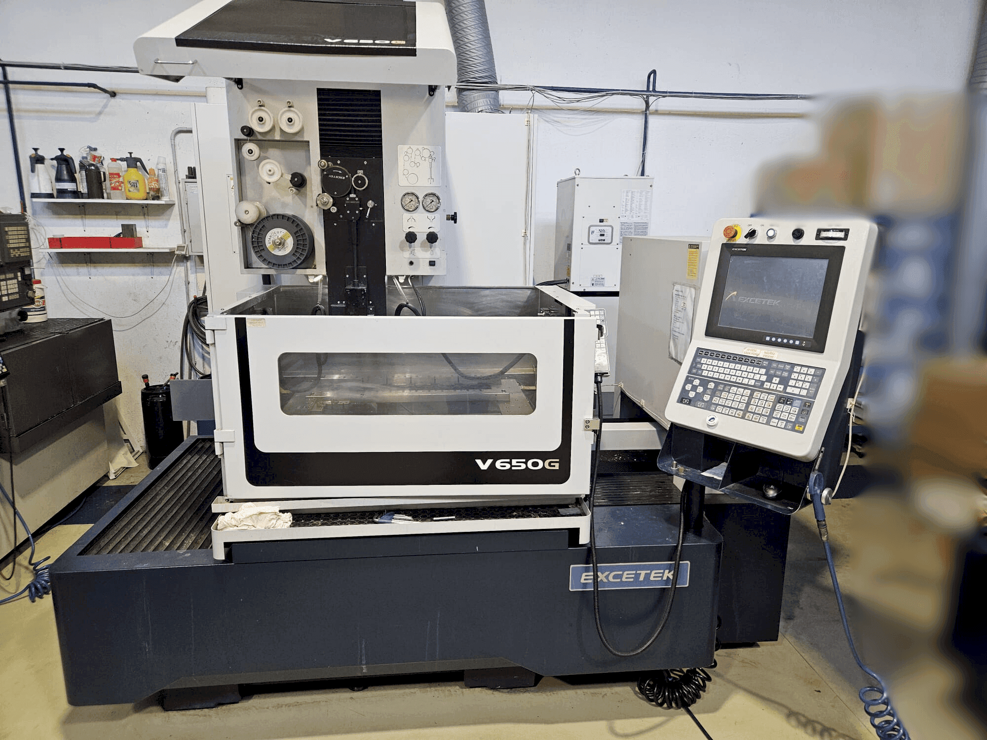 Vue de face de la machine EXCETEK V650G