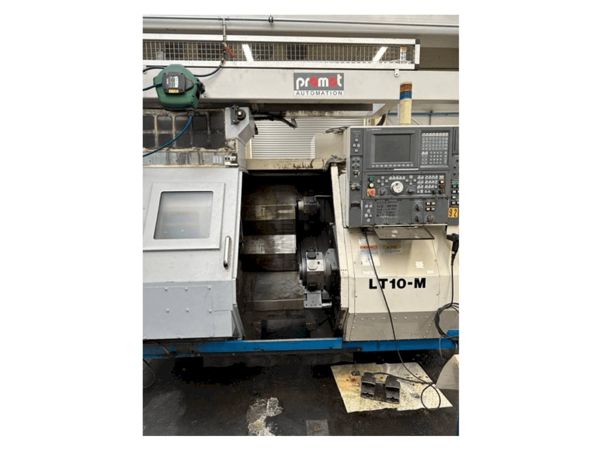 Vue de face de la machine Okuma LT10