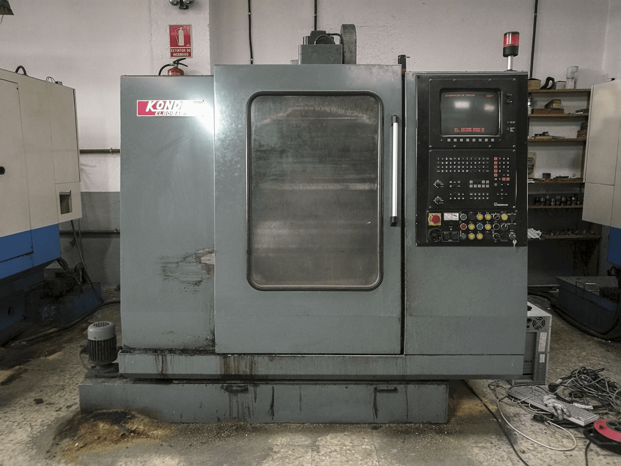 Front view of KONDIA B-500 Machine