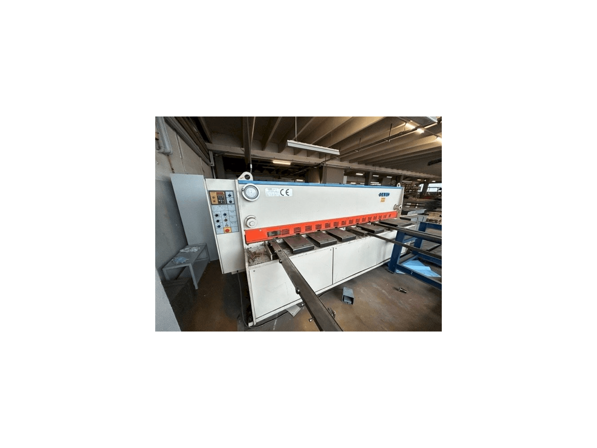 Vue de face de la machine LVD HST-C 31/6