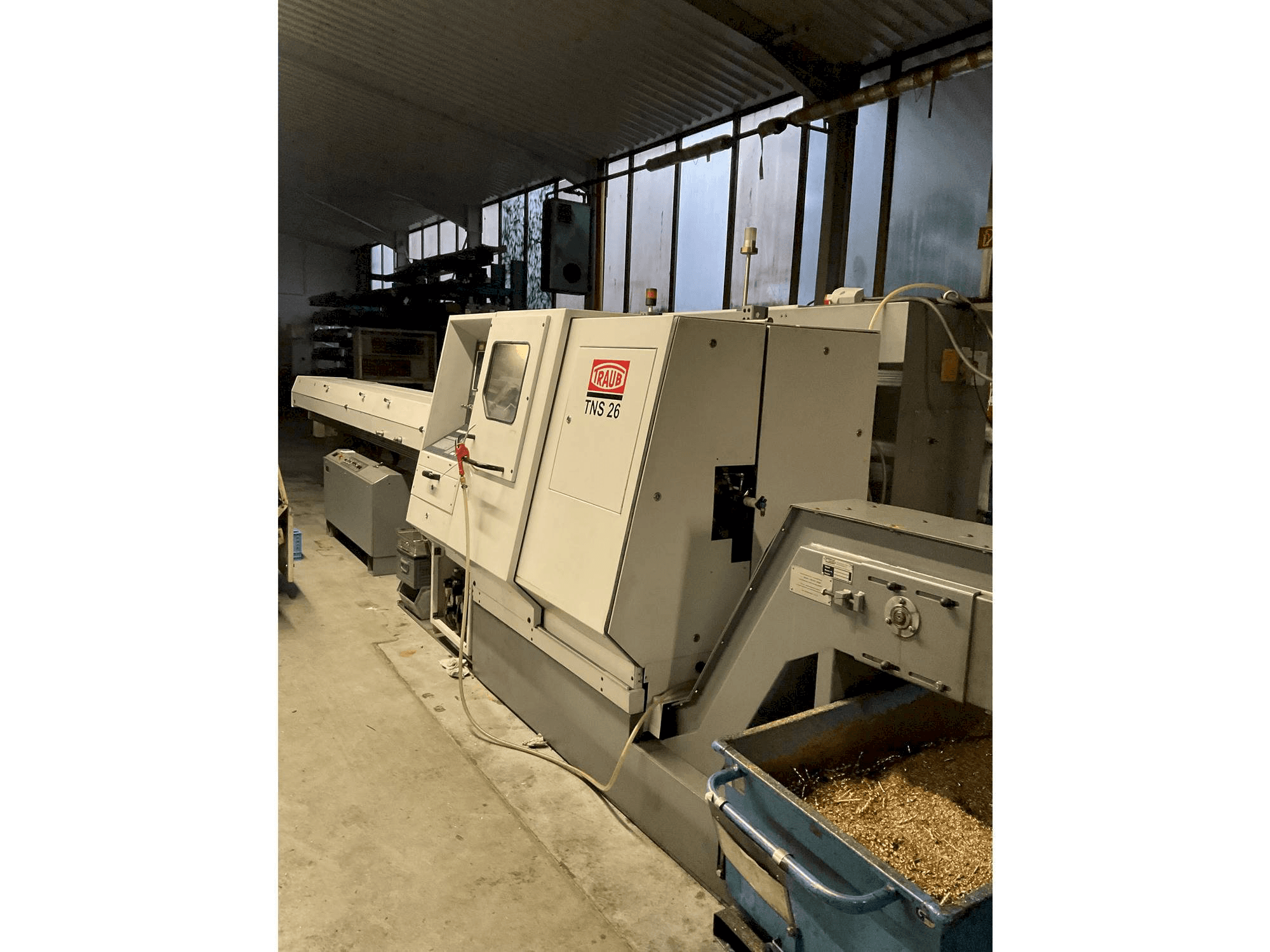 Vue de face de la machine TRAUB TNS 26 DGY