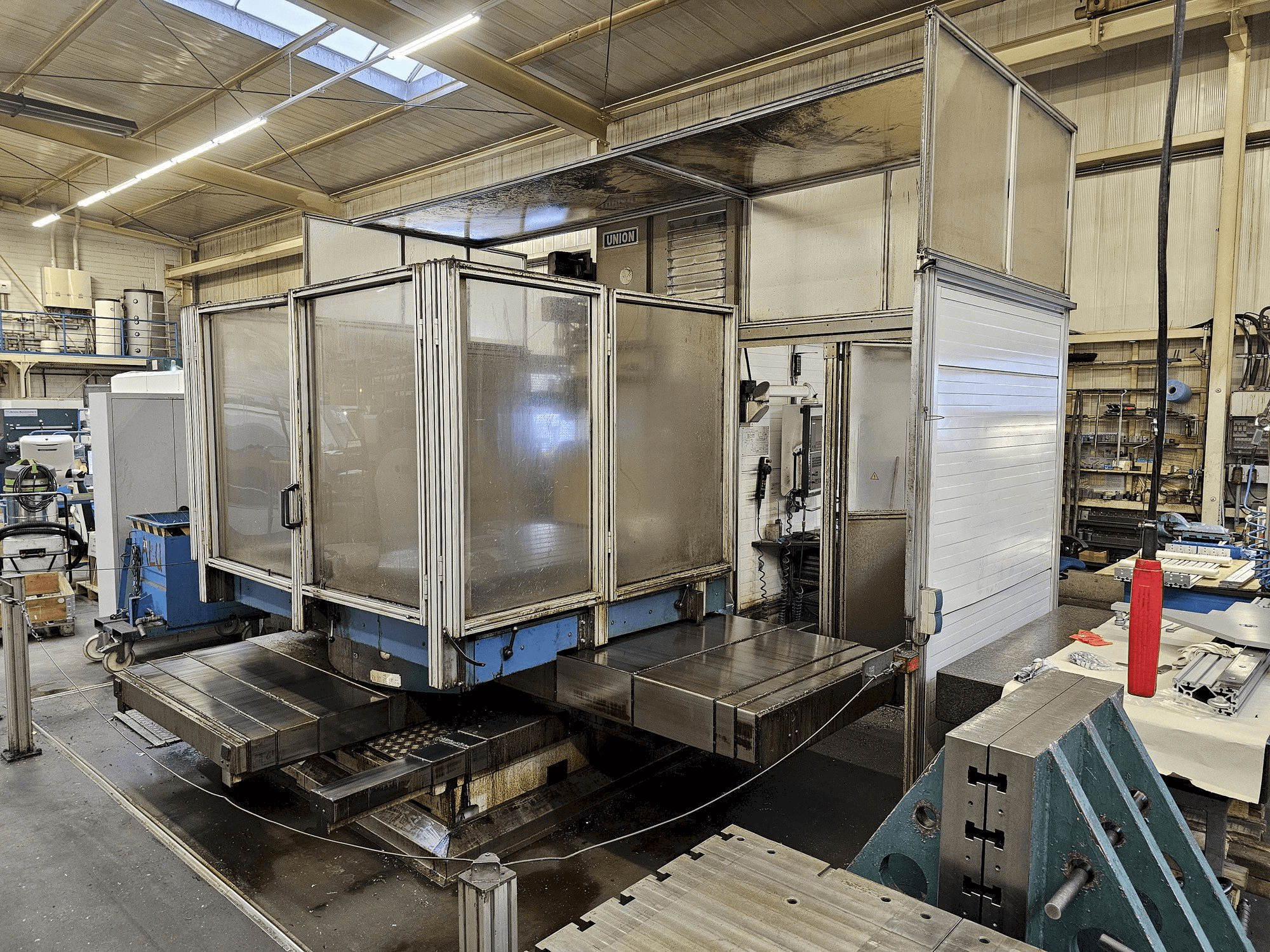 Vue de face de la machine UNION TC 110