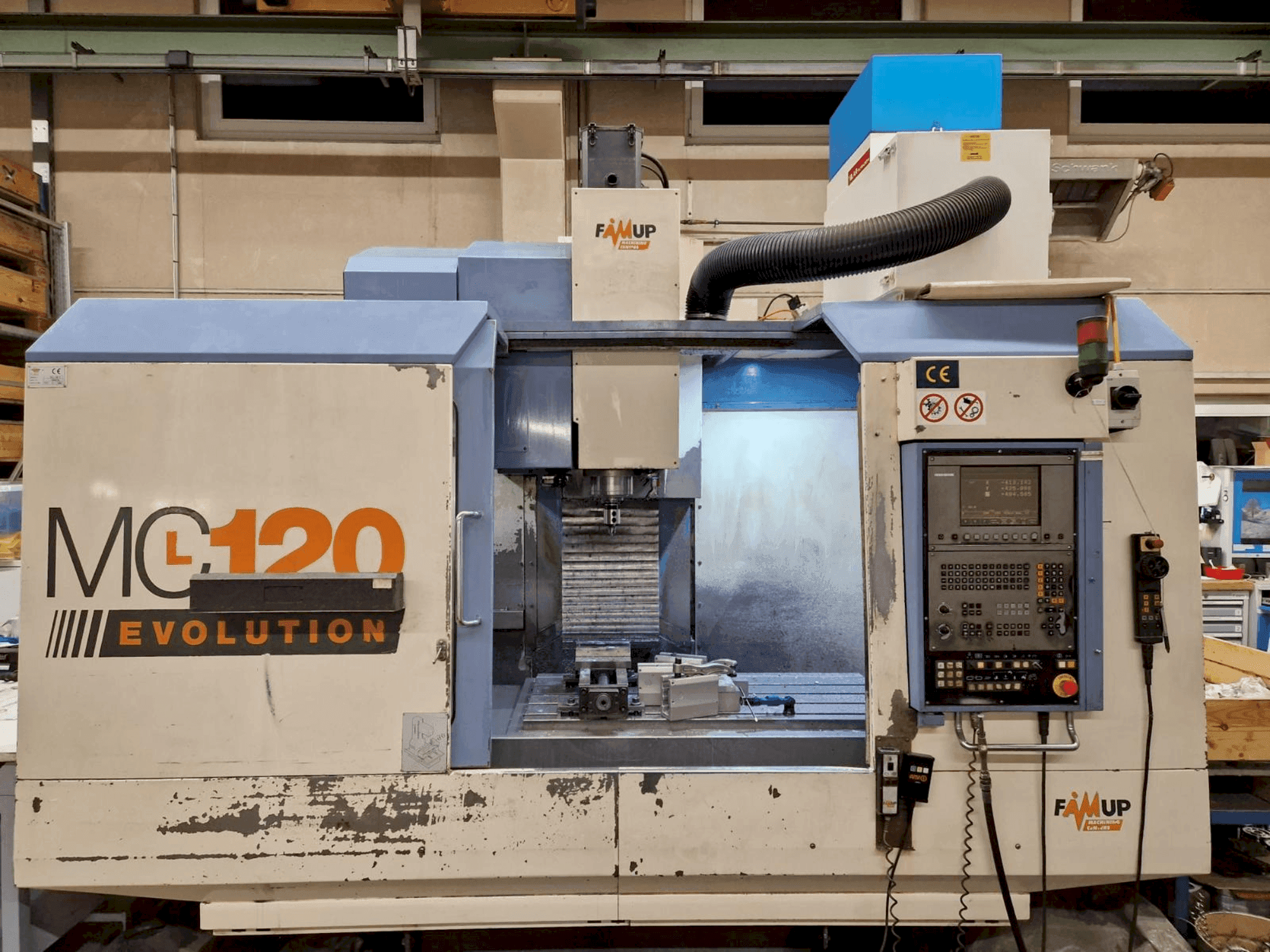 Vue de face de la machine FAMUP MCL 120 Evolution
