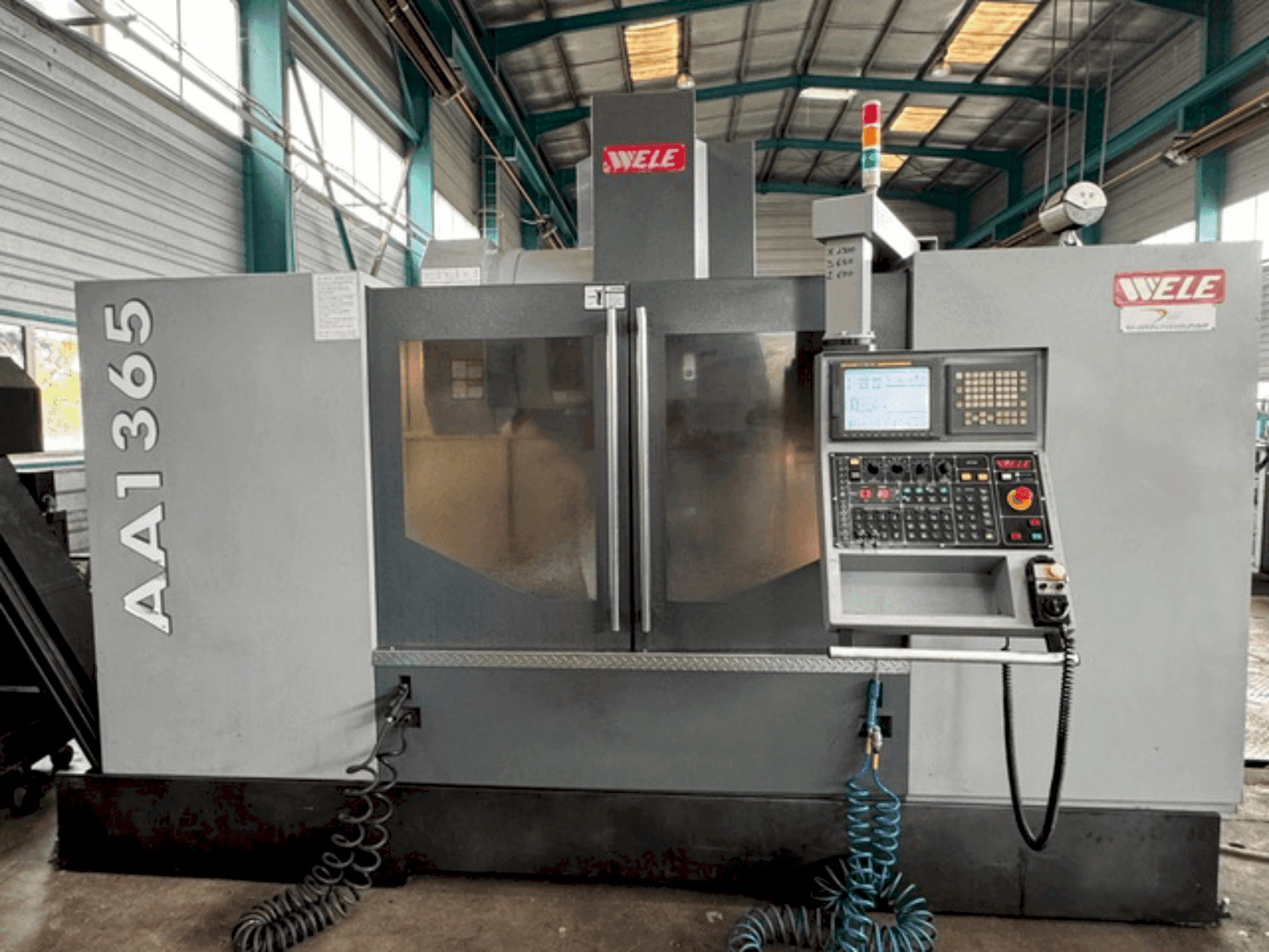 Vue de face de la machine Wele AA1365