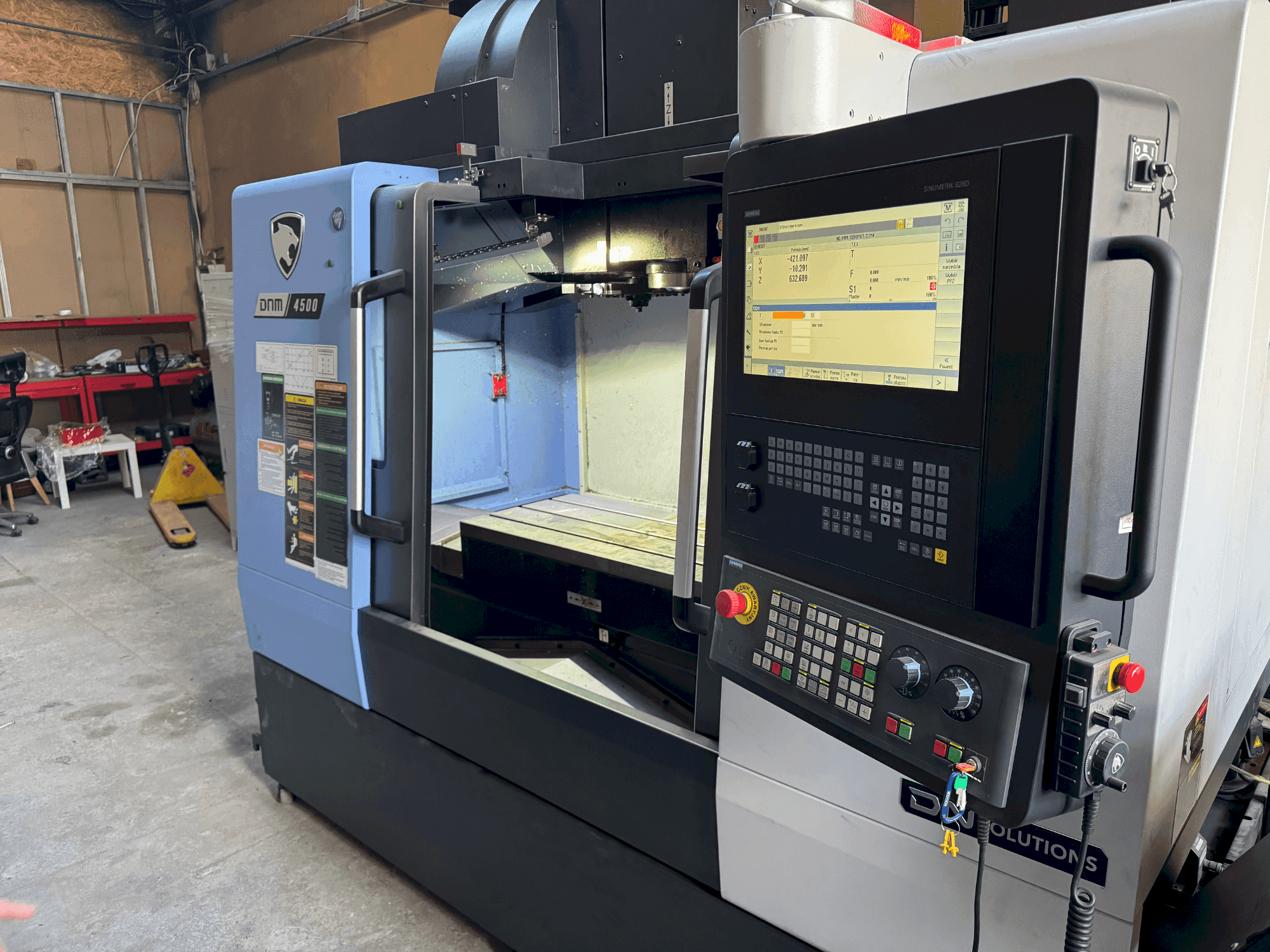 Vue de face de la machine DN SOLUTIONS DNM 4500